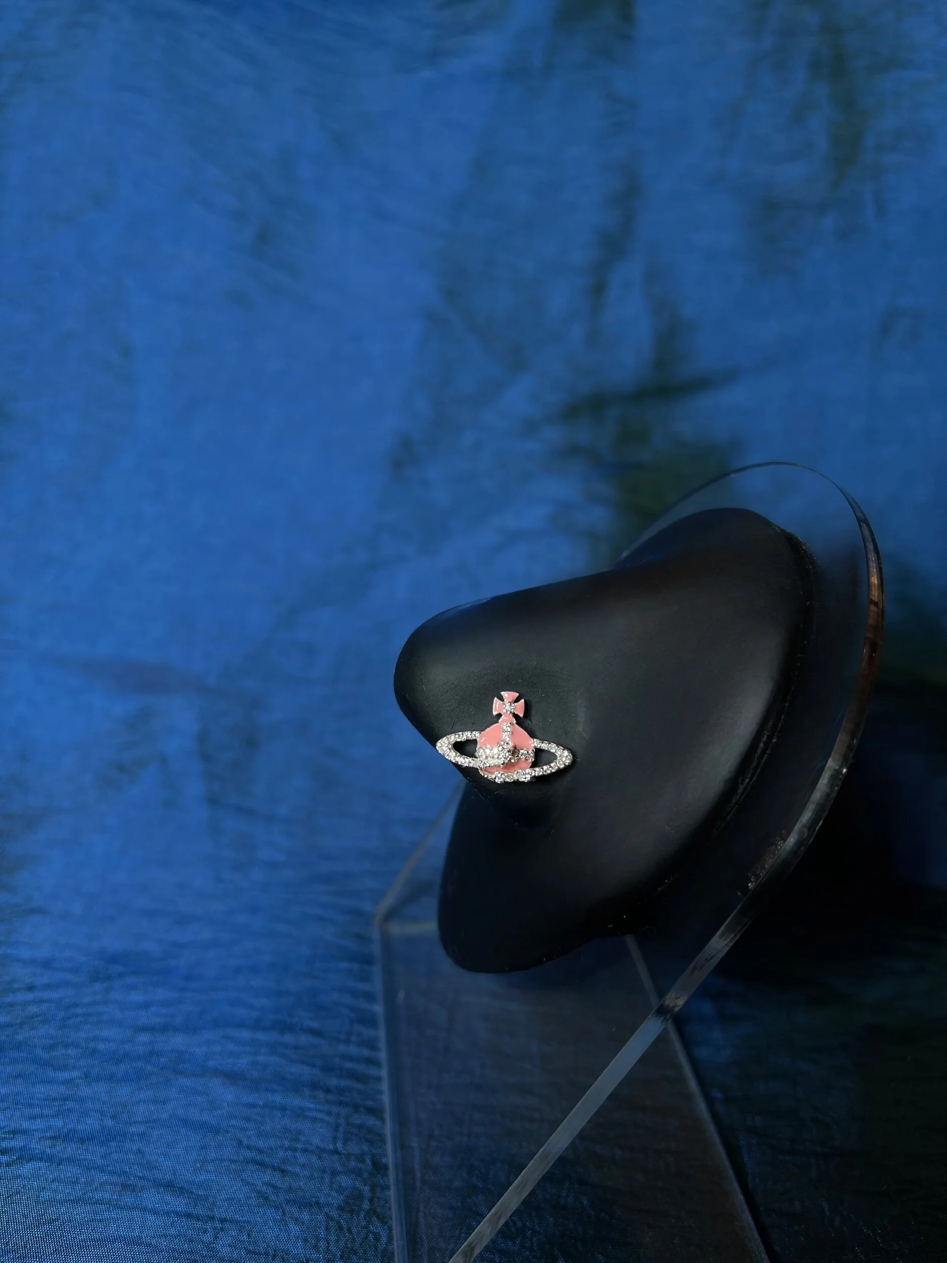 9EC58717-6B50-4B89-B7AE-7D999ED6279C