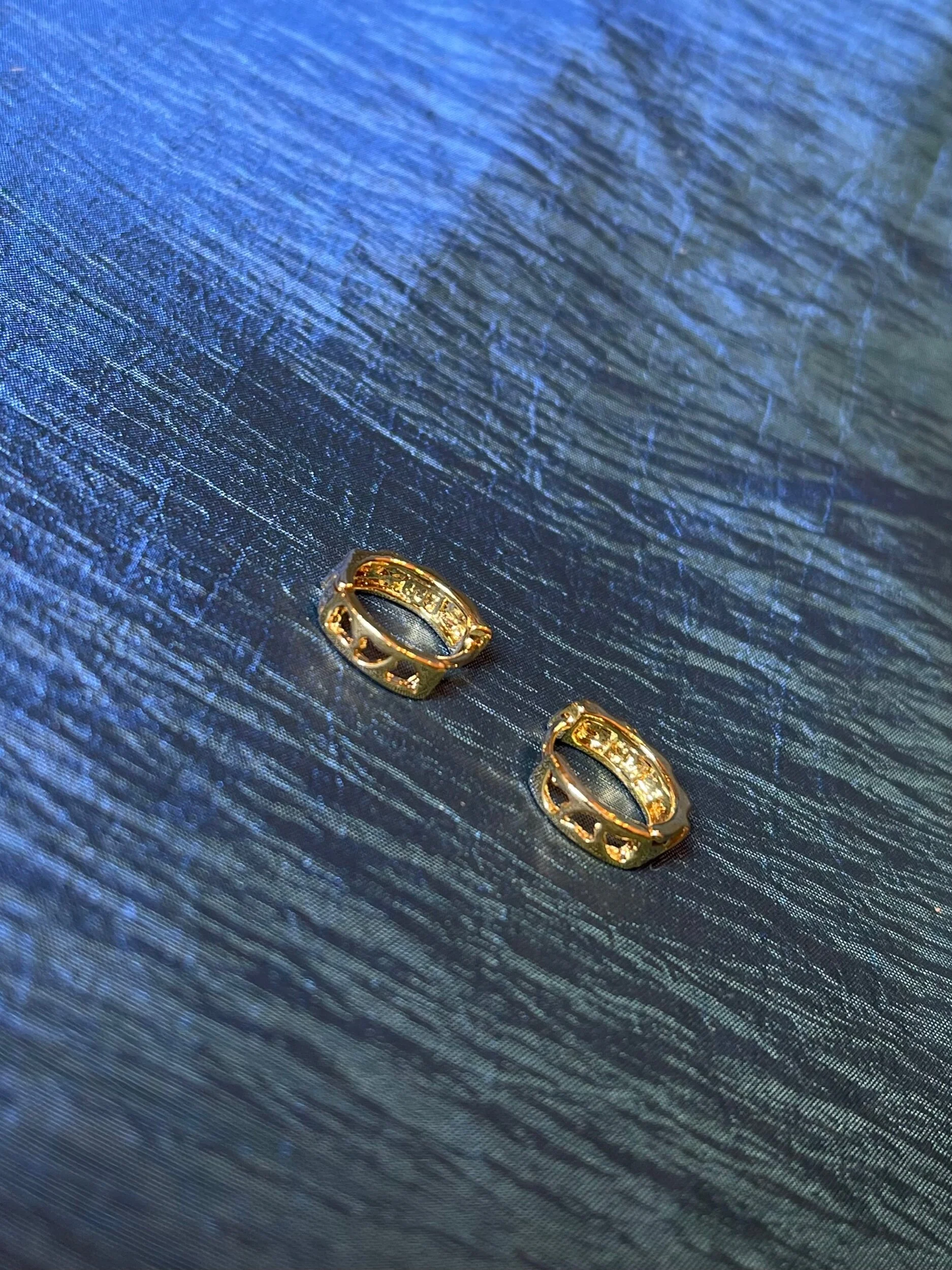 09292DEB-7B42-46B9-AAB4-B1E33CC239FF