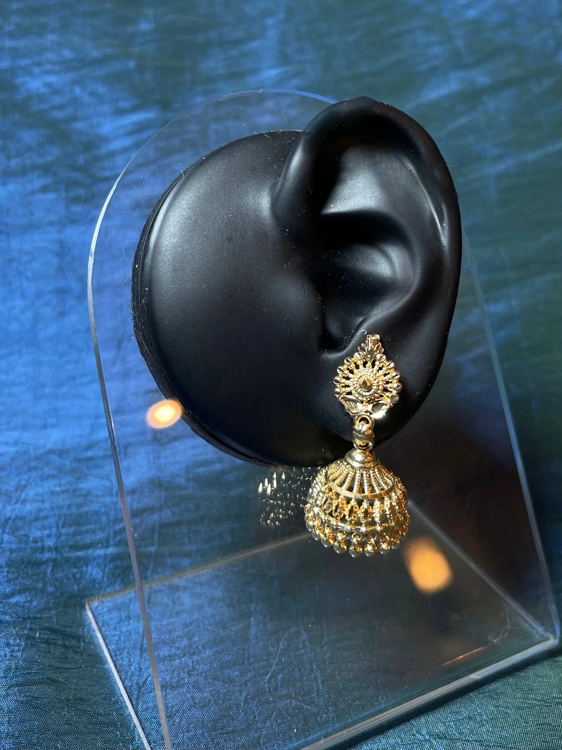 CDAE8688-E961-4EC8-A159-EB7289998B2A