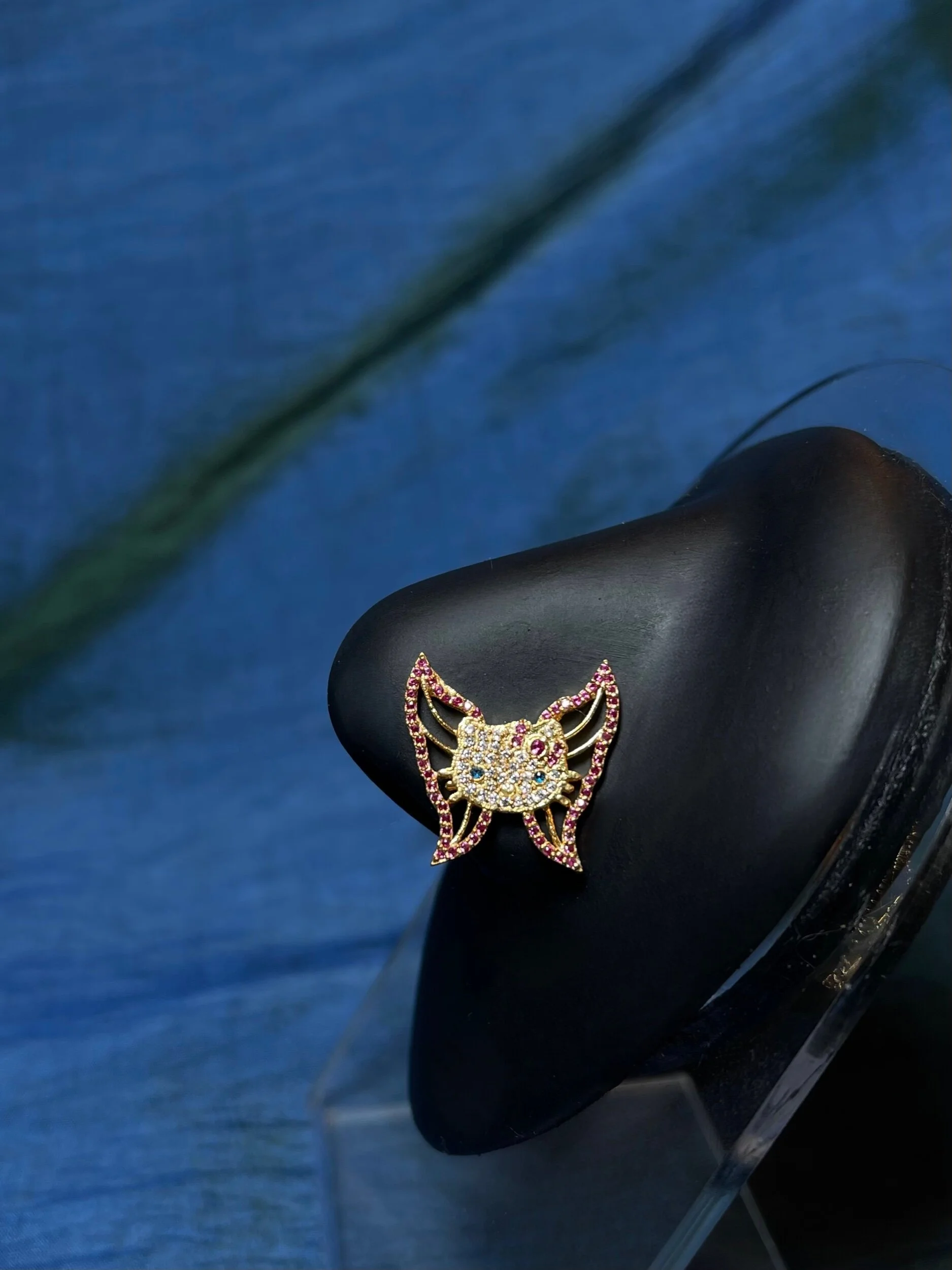 28A77F2B-812C-4A18-B9F6-C506E364A28C