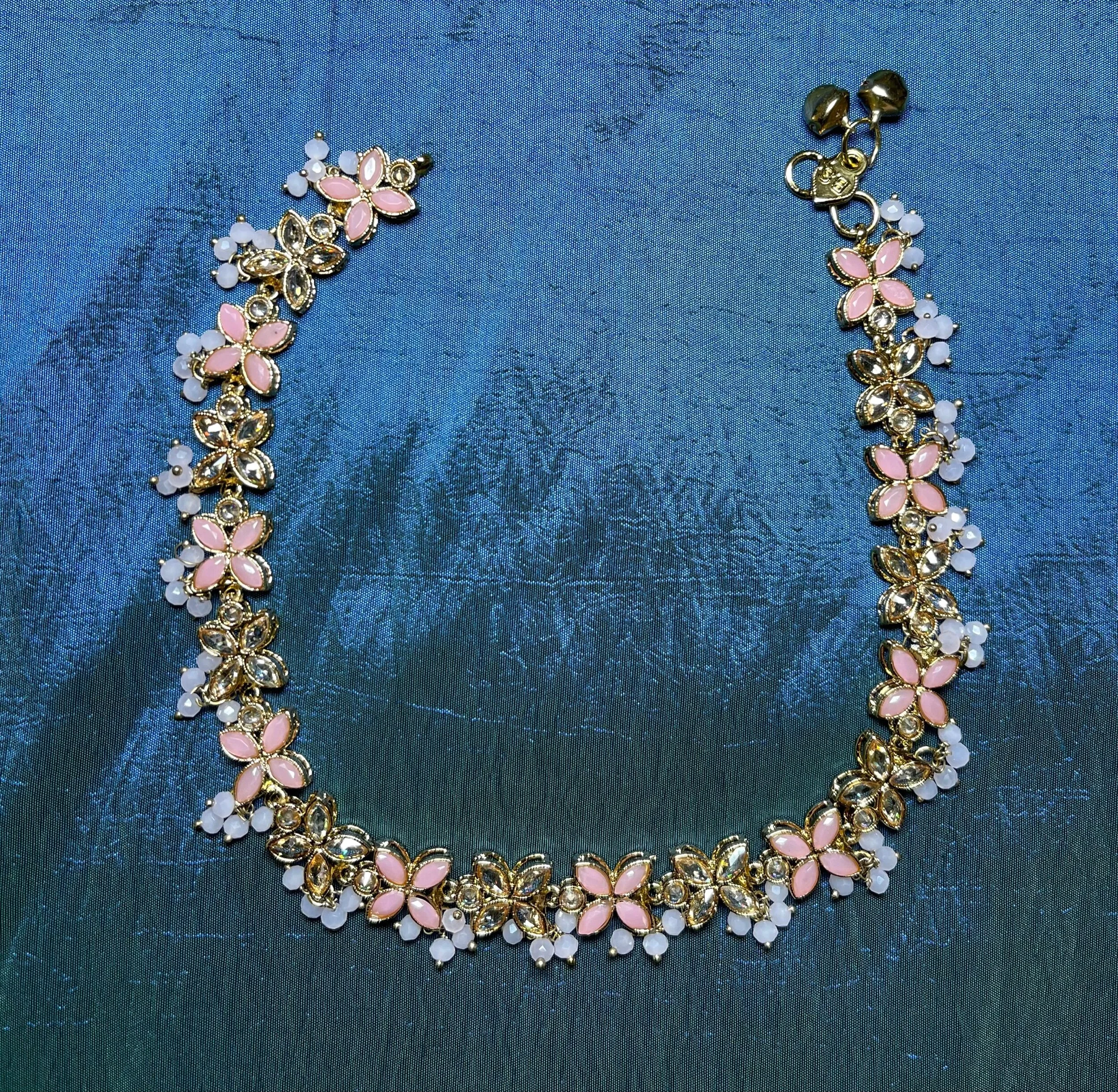 6E34E269-99B5-45D3-99BA-2E8762F35409