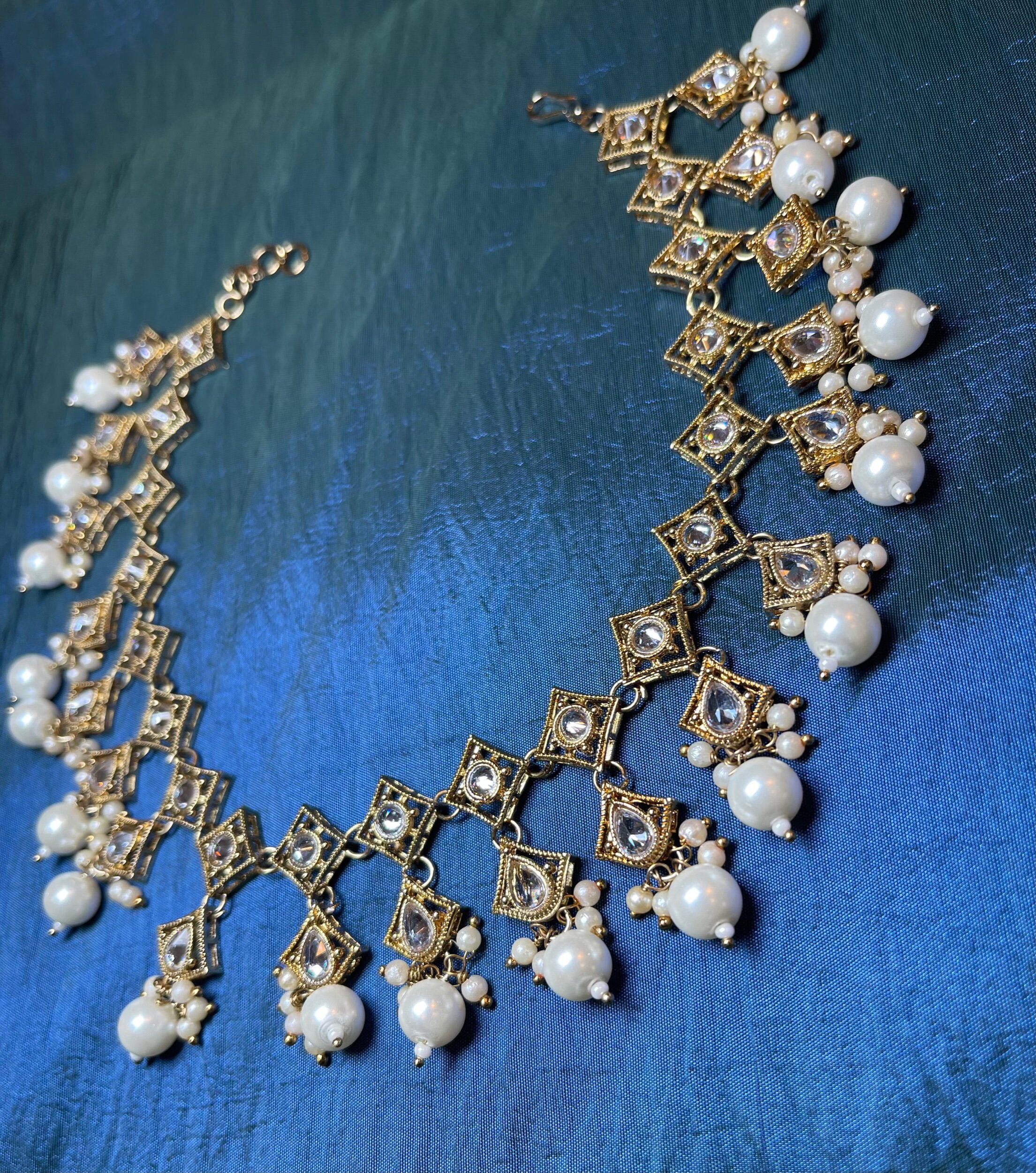 AAD2B9C9-70F4-484D-922D-827E8CC61159