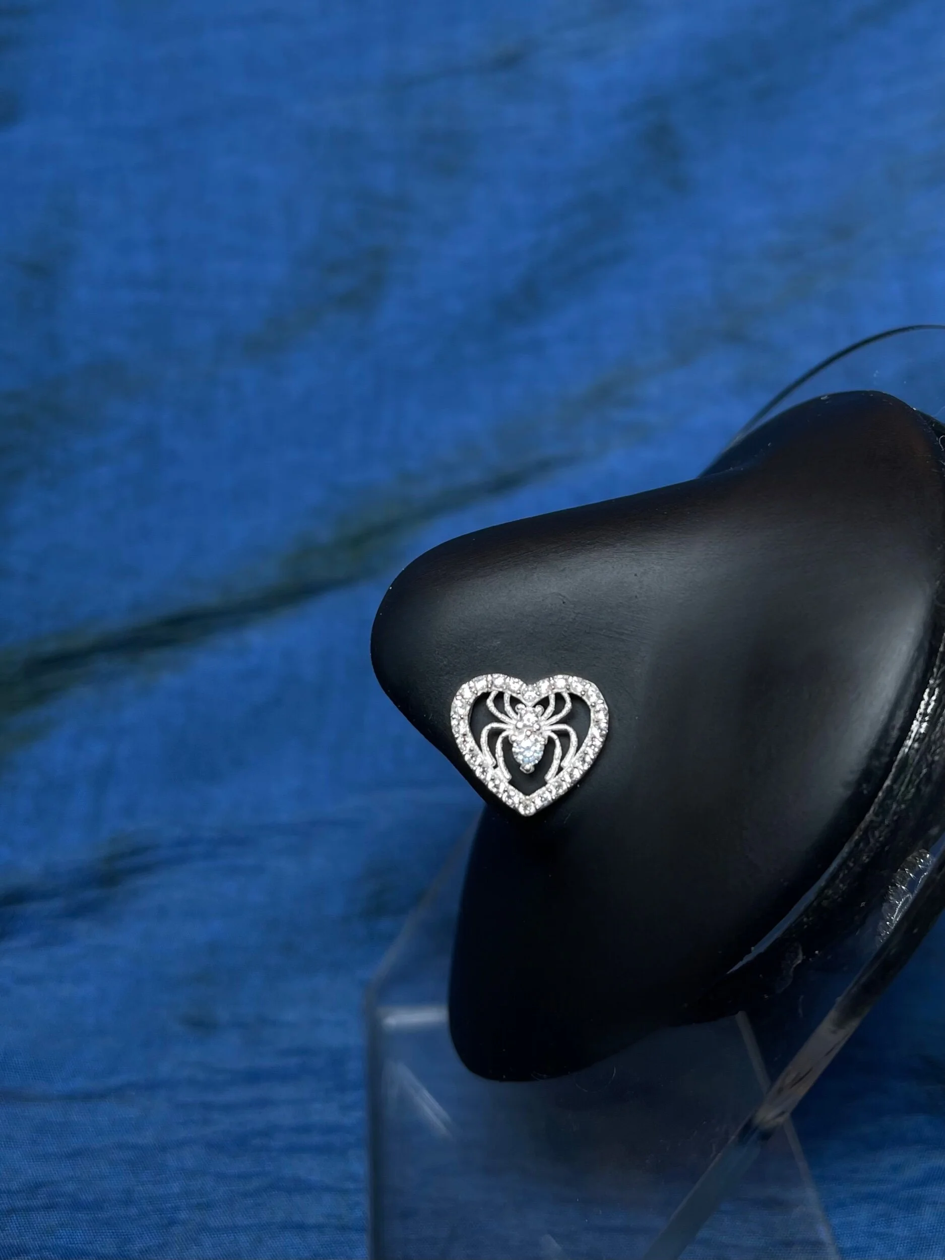 6C0BAC1B-ABBD-4EA3-9C59-5244A237DD44