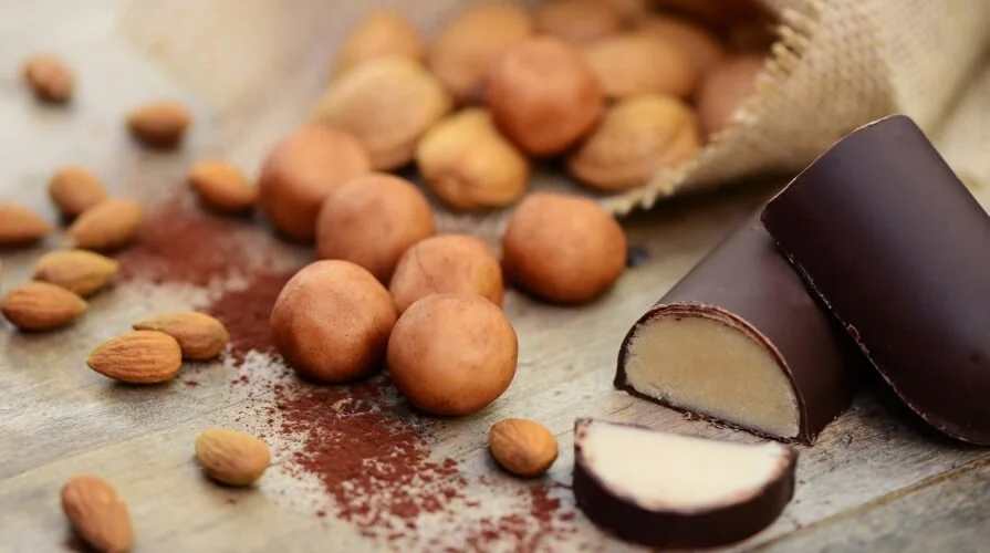 SUNNERE MARSIPAN I EN FEI