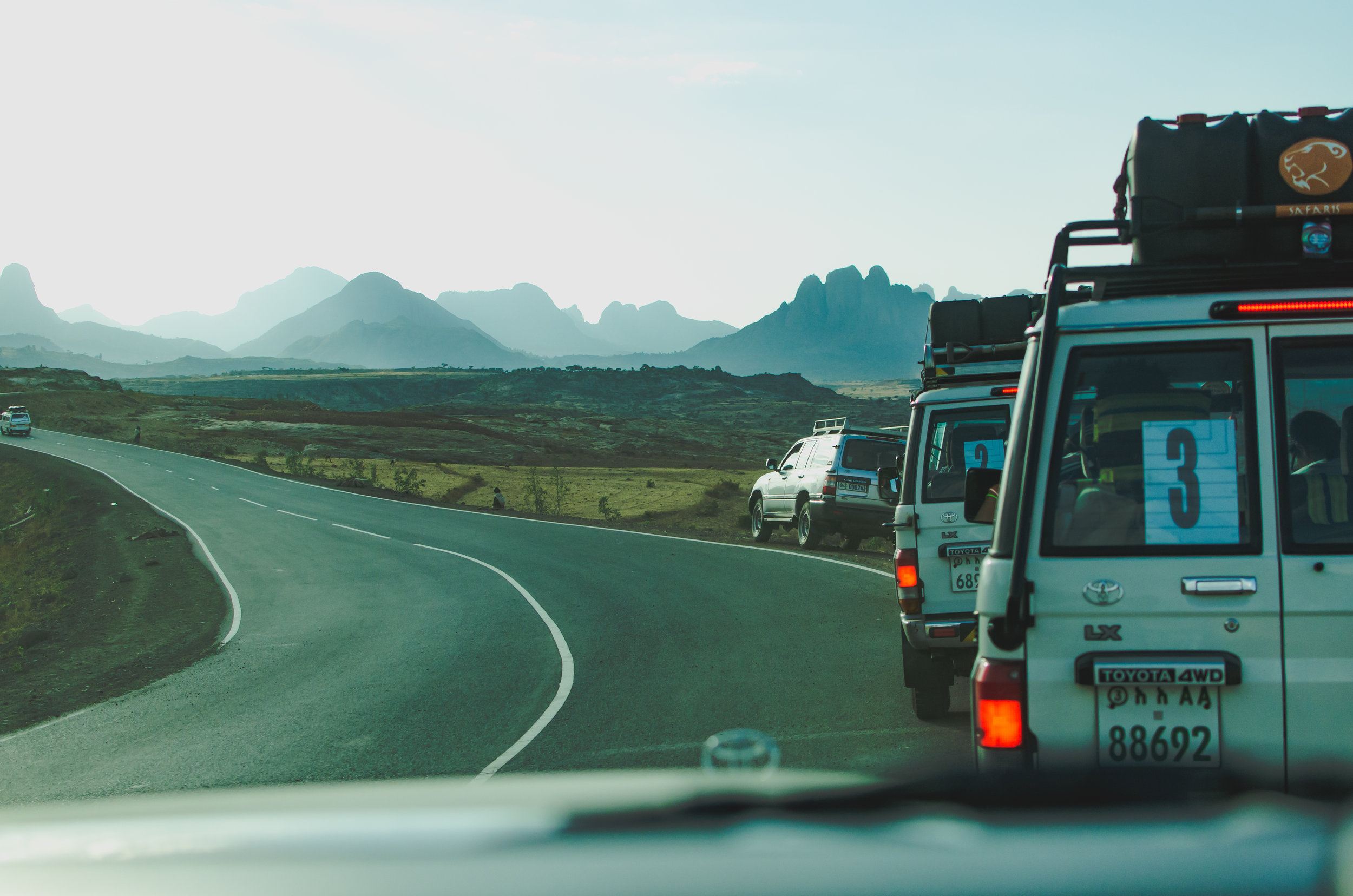 Farmers rockin’ through the night in convoy to Canberra