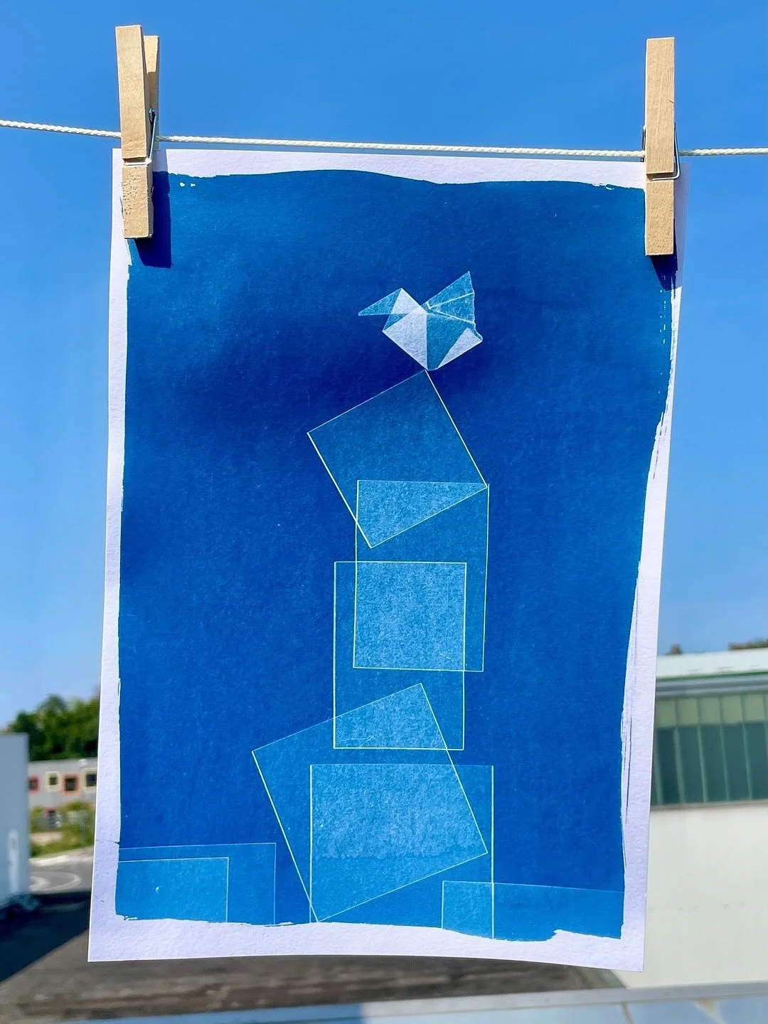 〰️ Hier noch ein paar Bilder vom letzten Sunprint Workshop und gleich gehts hier schon weiter mit dem nächsten 🙌🏼
⠀⠀⠀⠀⠀⠀⠀⠀⠀
Heute ist schon ausgebucht, aber am 27. Sep gibts noch 1 freien Platz. Wer hat Lust?
⠀⠀⠀⠀⠀⠀⠀⠀⠀
Wir experimentieren mit