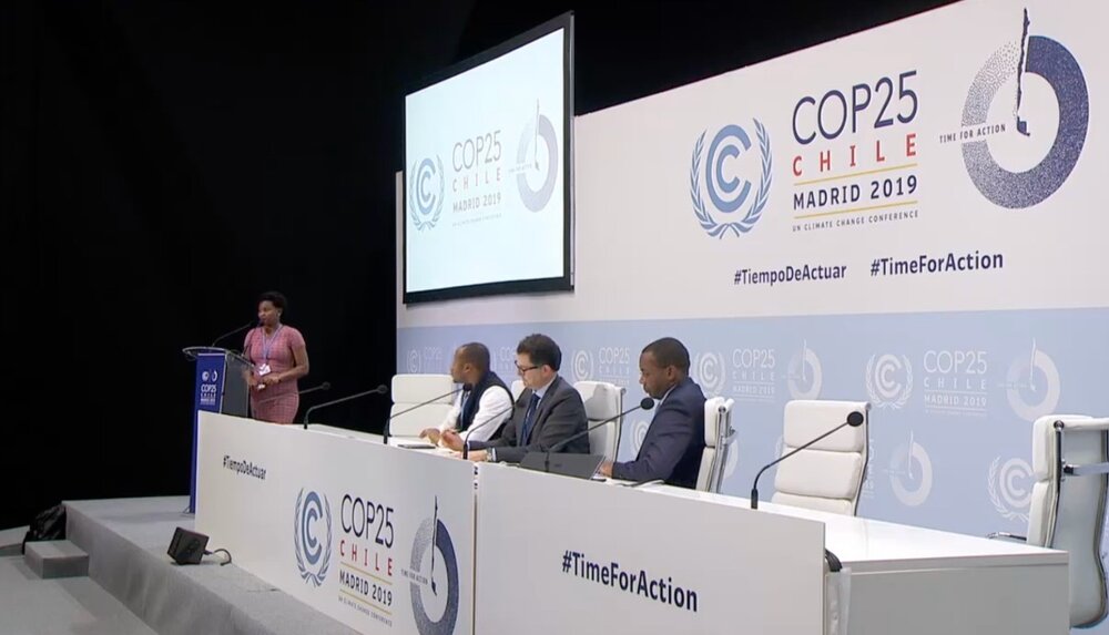 Sophie facilitating a group of negotiators from Africa on climate change during COP25, Madrid. Photo: Joe Ware