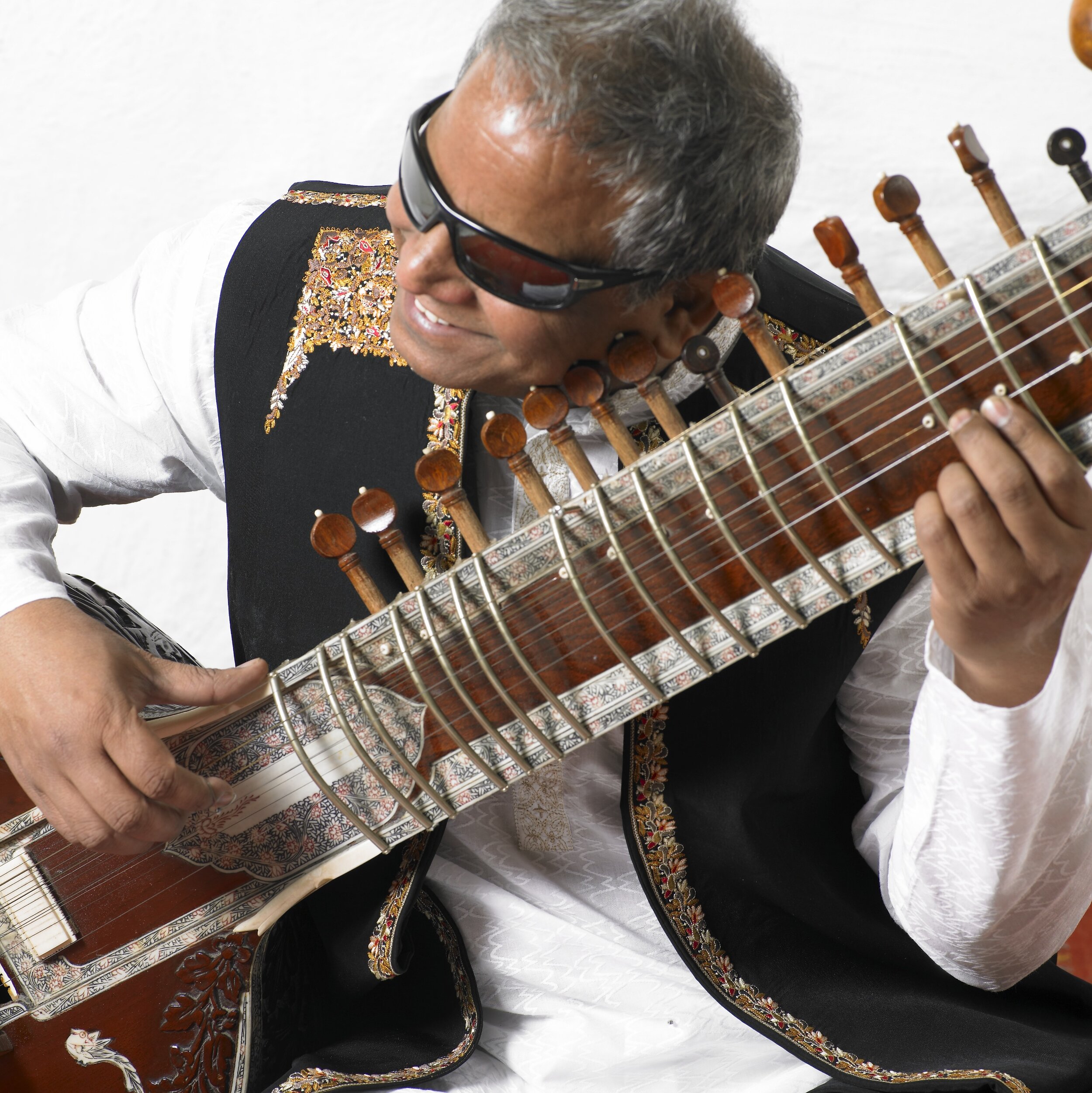 Baluji playing the sitar. Photo: Lacuna Voices