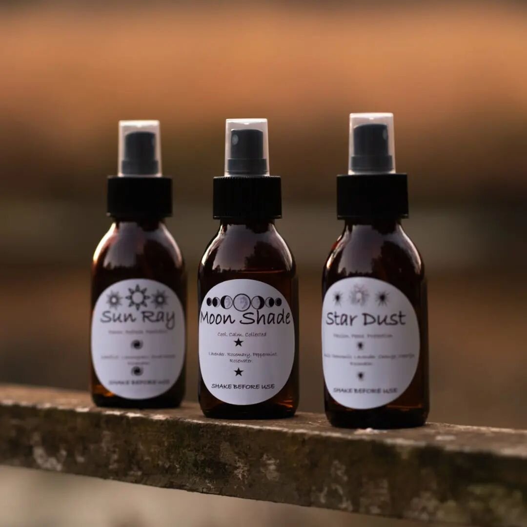 Our Magic sprays. Best stocking filler ever.
These magic sprays can be used as body mist, linen sprays or bedroom spray❤️
All sprays are made with essential oils💛
Sunray- Uplifting, lemongrass, orange, grapefruit.
Moonshade- Calming, Lavendar, rosem