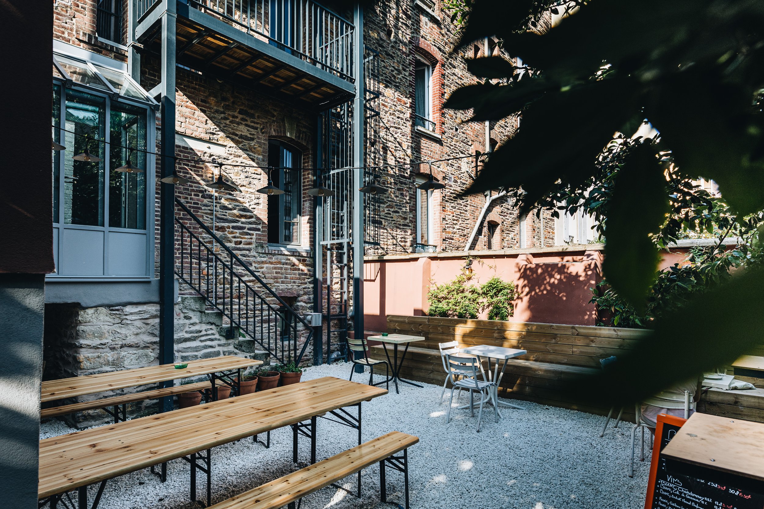 terrasse-chouettes-hostel-rennes-saint-helier-bretagne-hotel-auberge-jeunesse.jpg