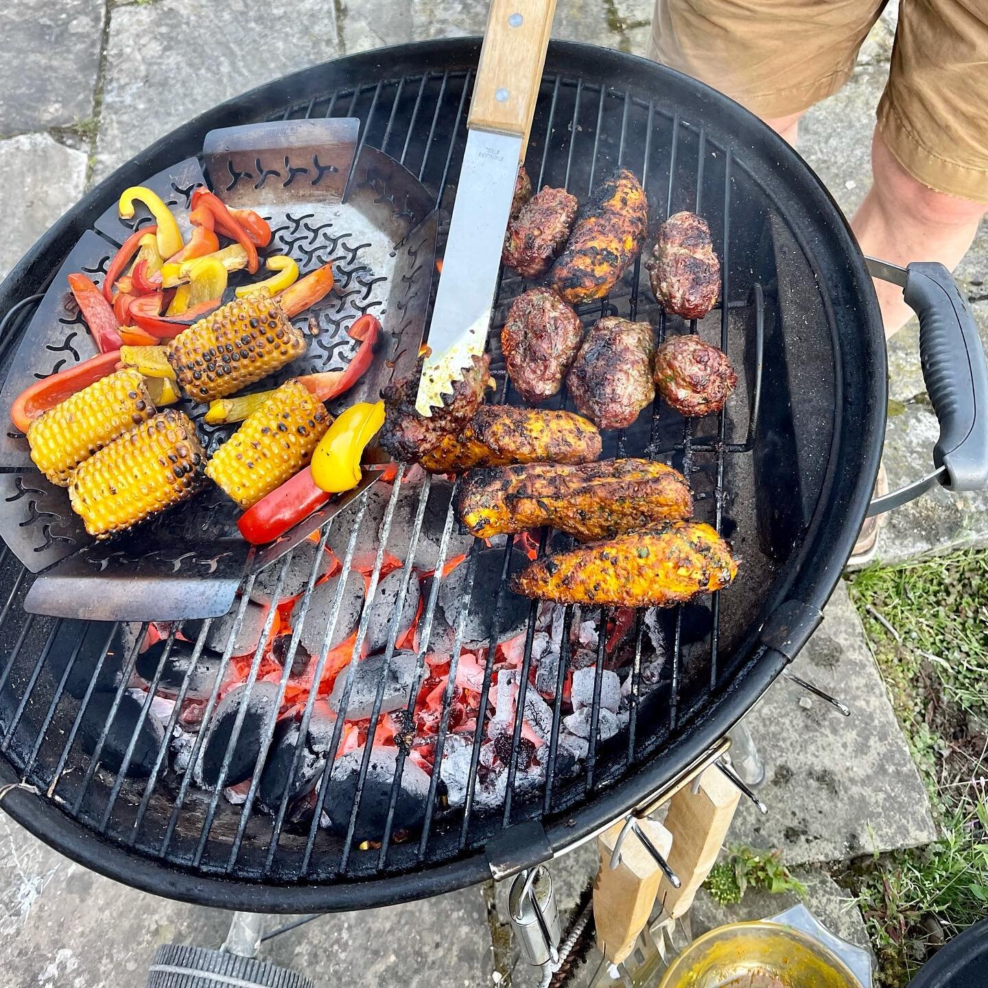 The great thing about being on holiday is that you give spices to people and then they do the cooking! We handed over some Kuantan dipping chicken and North Indian meatballs blends and they did the work! #craigelliehouse #barbecuefriends #barbecue #s