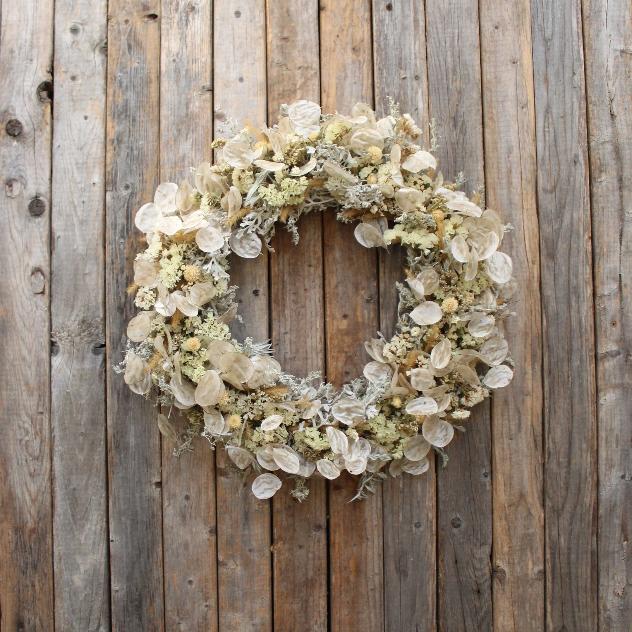26N039-Dried-Flower-Wreath-White-(2).jpg