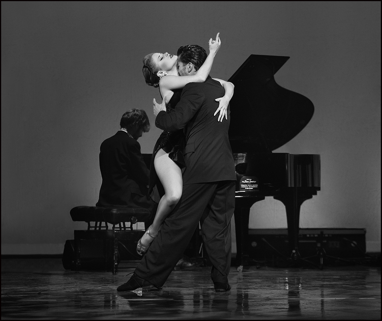  Tango Fire Dance Company 