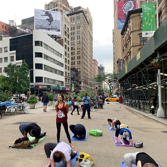 Honored  I got to share the thing I love the most in the city I love the most ...thank you  @dharmayoganyc @flatironny .
.
.
.
.
.
.
.
.
.
#yoga #yogaposes #flatiron #flatironfitness #yogachallenge #yogagirl #yogaforeveryone #nyc #nycyoga #yogaphotog