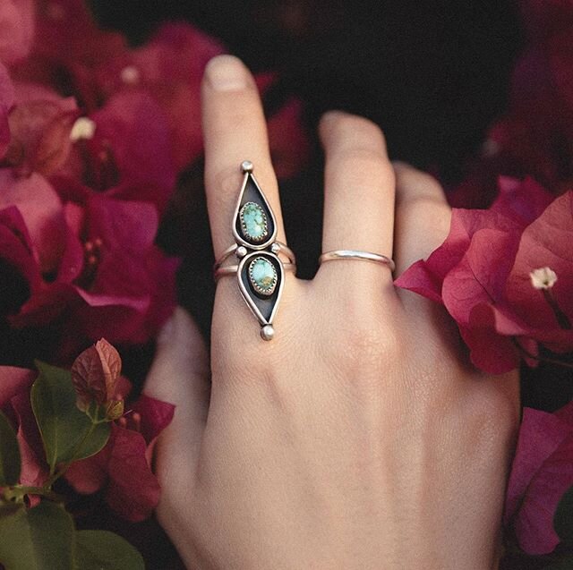 The flowers from our bougainvillea bush are long gone, but this ring is still around! Size 7.5, Sonoran mountain turquoise, just waiting for the right person to scoop it up! DM to purchase ❤️
