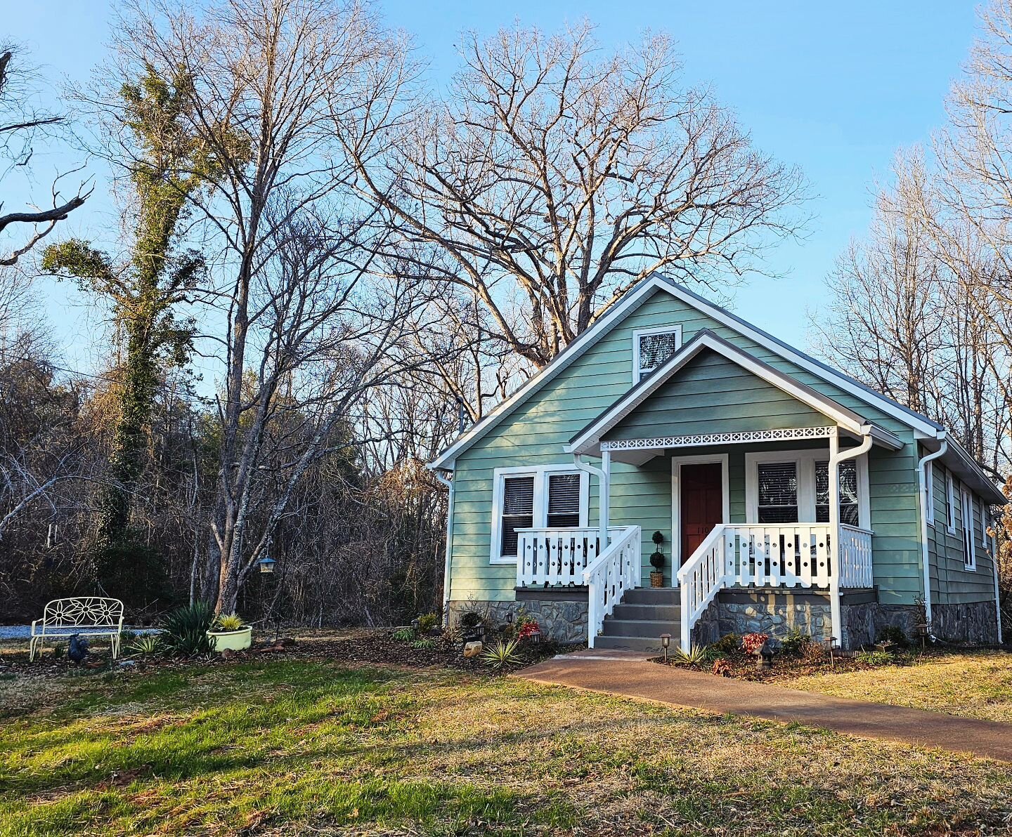 Storybook cottage for your picture-perfect life 💚
.
.
NEW LISTING ▪︎ 110 Jessie Drive ▪︎ near downtown Morganton NC ▪︎ 4 bedroom, 2.5 baths. ▪︎. Link in bio 👆
.
.
.
#smalltownlife
#homesweethome
#downtownmorganton 
#burkecountync
#wncrealestate
#li