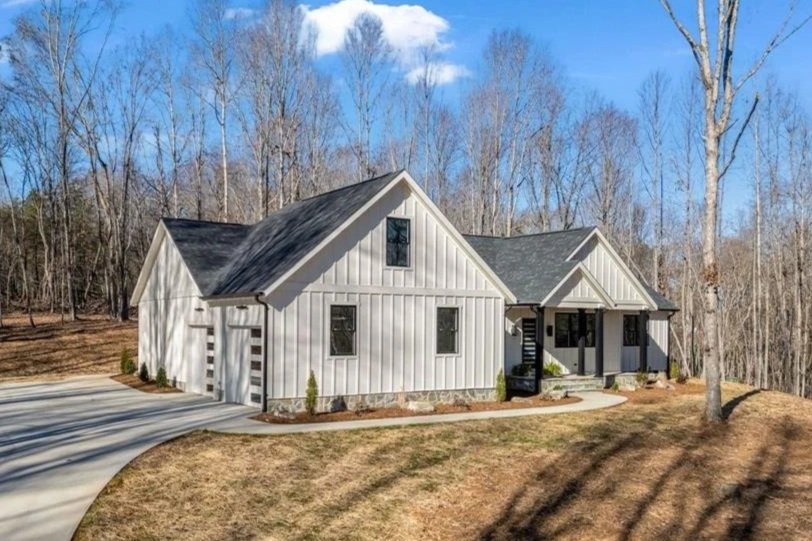 135 Hilltop St, 19 acres, Morganton - $829,000