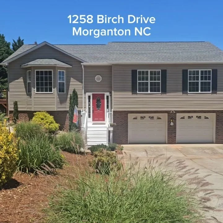 The yard stole the show 🌼🐝🌱

NEW LISTING ▪︎ 1258 Birch Drive ▪︎ 3BR, 2BA ▪︎ Morganton North Carolina

#yardgoals 
#gardeninspiration 
#summervibes 
#828isgreat 
#liveinwnc
