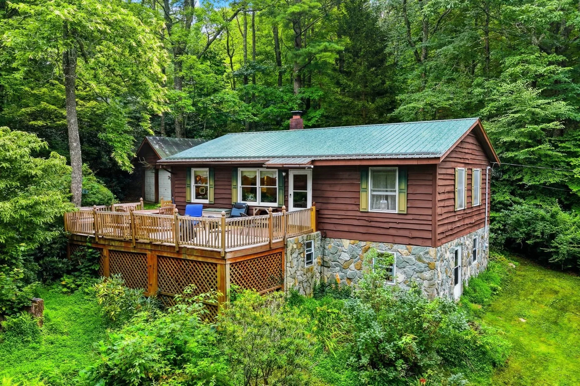 7180 Valley View Dr, Gingercake - $325,000