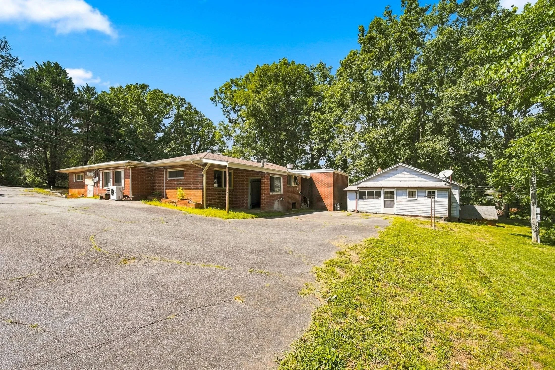 1300/1302 East Union St, Morganton - $350,000