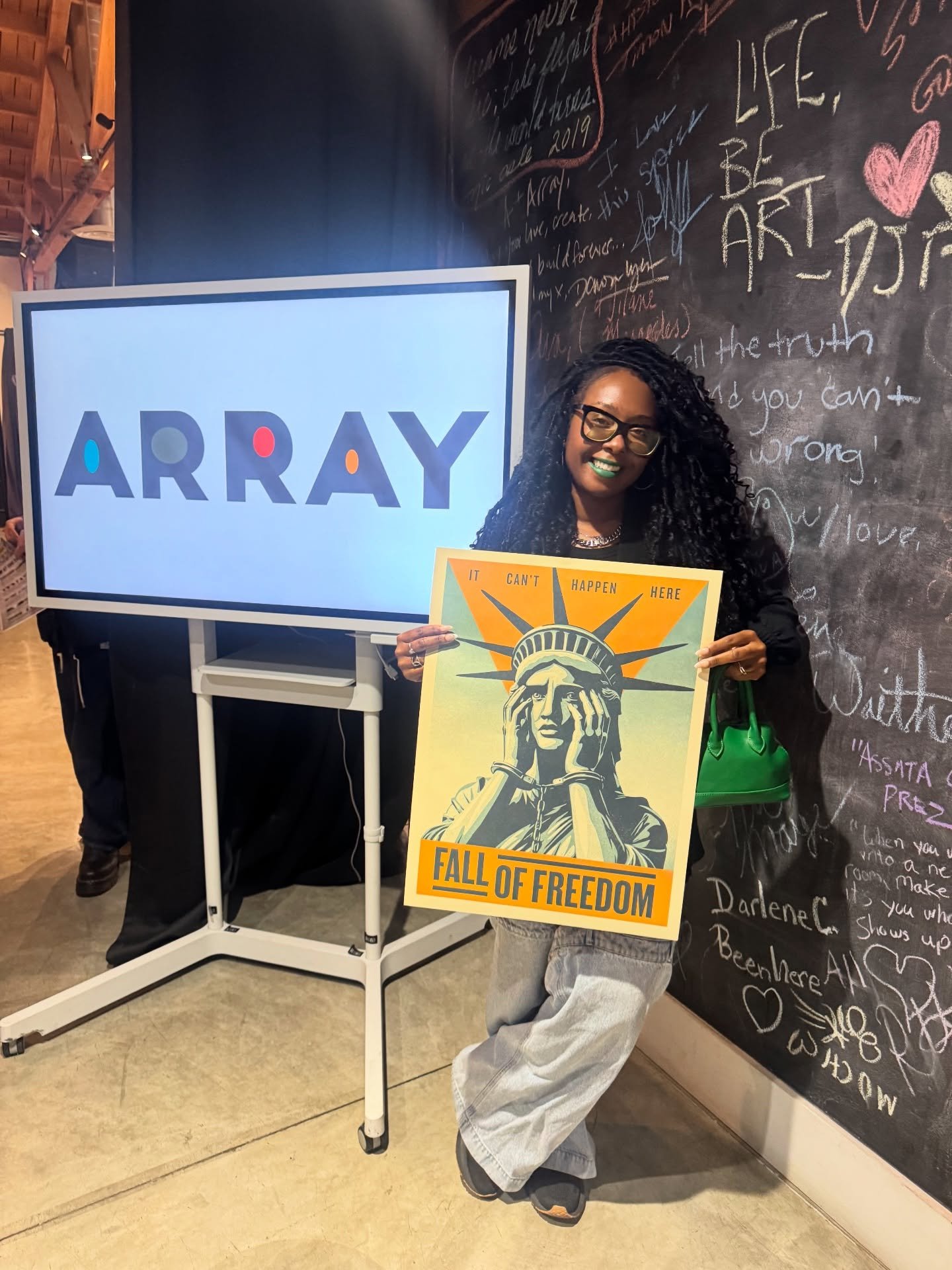 Im late posting this. I think it&rsquo;s because I&rsquo;m still processing! 🤣🤣 

@arraynow 101 joined the Fall Of Freedom @falloffreedom series, a night centered on storytelling, civic imagination, and the power of art to hold truth. We watched 2 