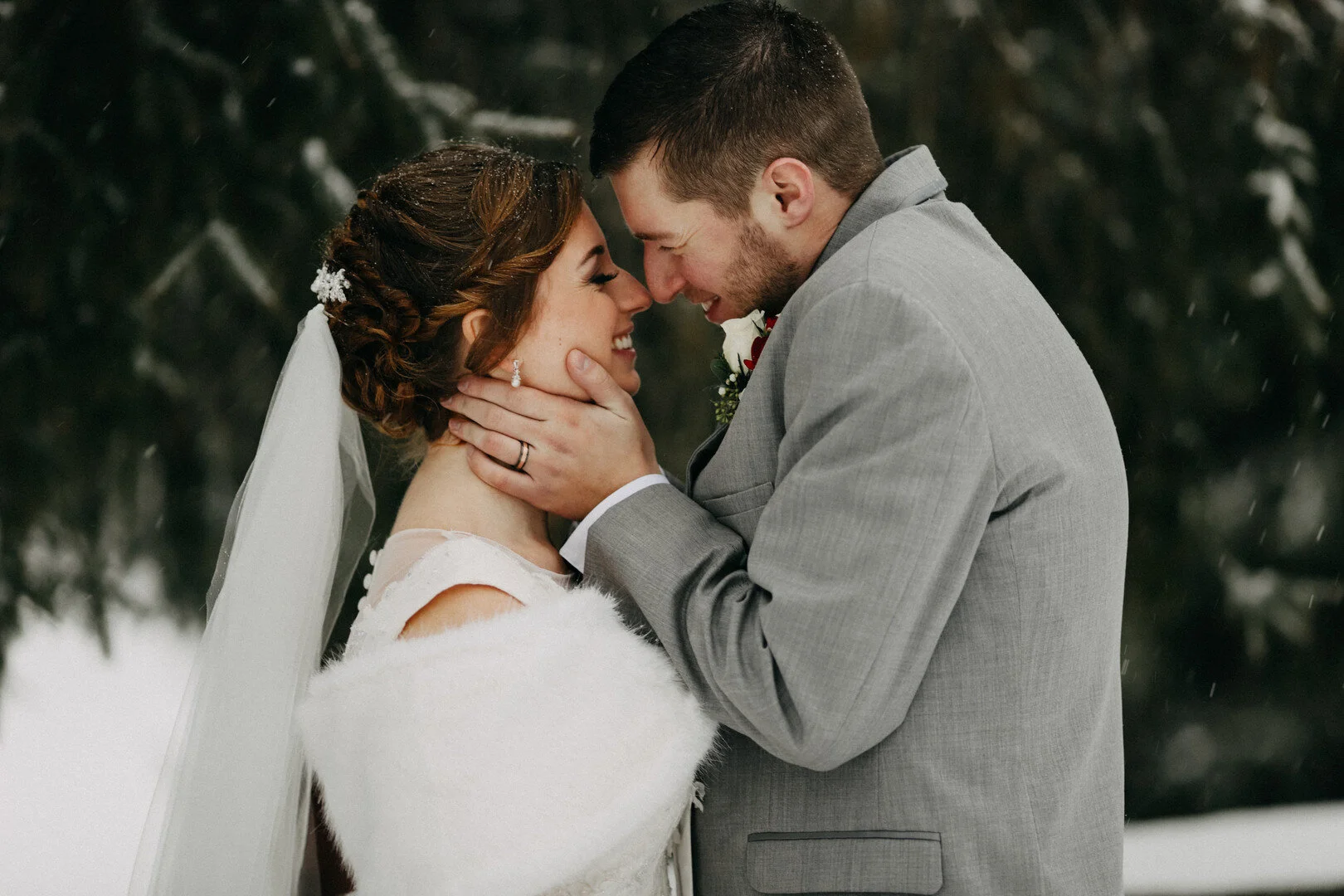 Rustic, winter wedding at Chetremon Golf Course in Cherry Run, PA