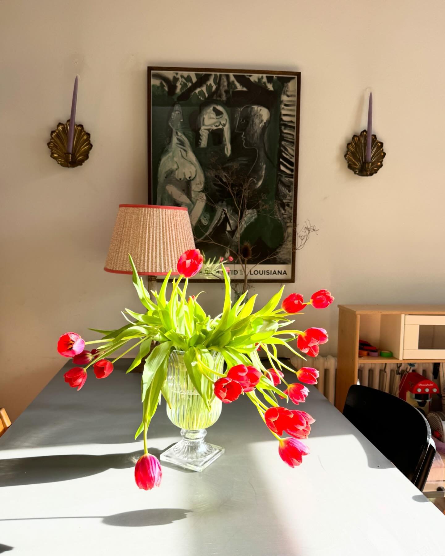 Tulip Fever once more. Did the tulip trick with these @lidlgb ones but they still got the flop. Not hating it though photographed in the golden hour light. #tulips #home #spring