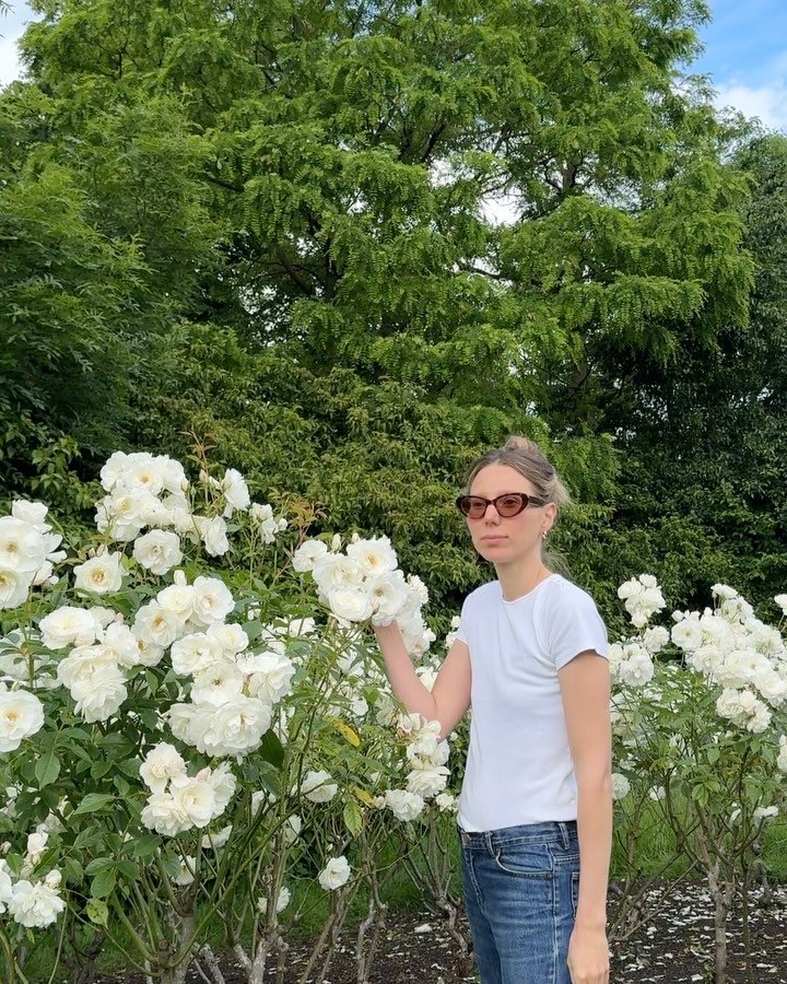 Kiss from a Rose 🥀 . The rose garden in our local park looking pretty spectacular. We took some time to take a moment and smell the roses.

Glasses: @jimmyfairly