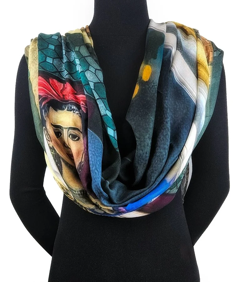 Frida - Mannequin long cowl.jpg