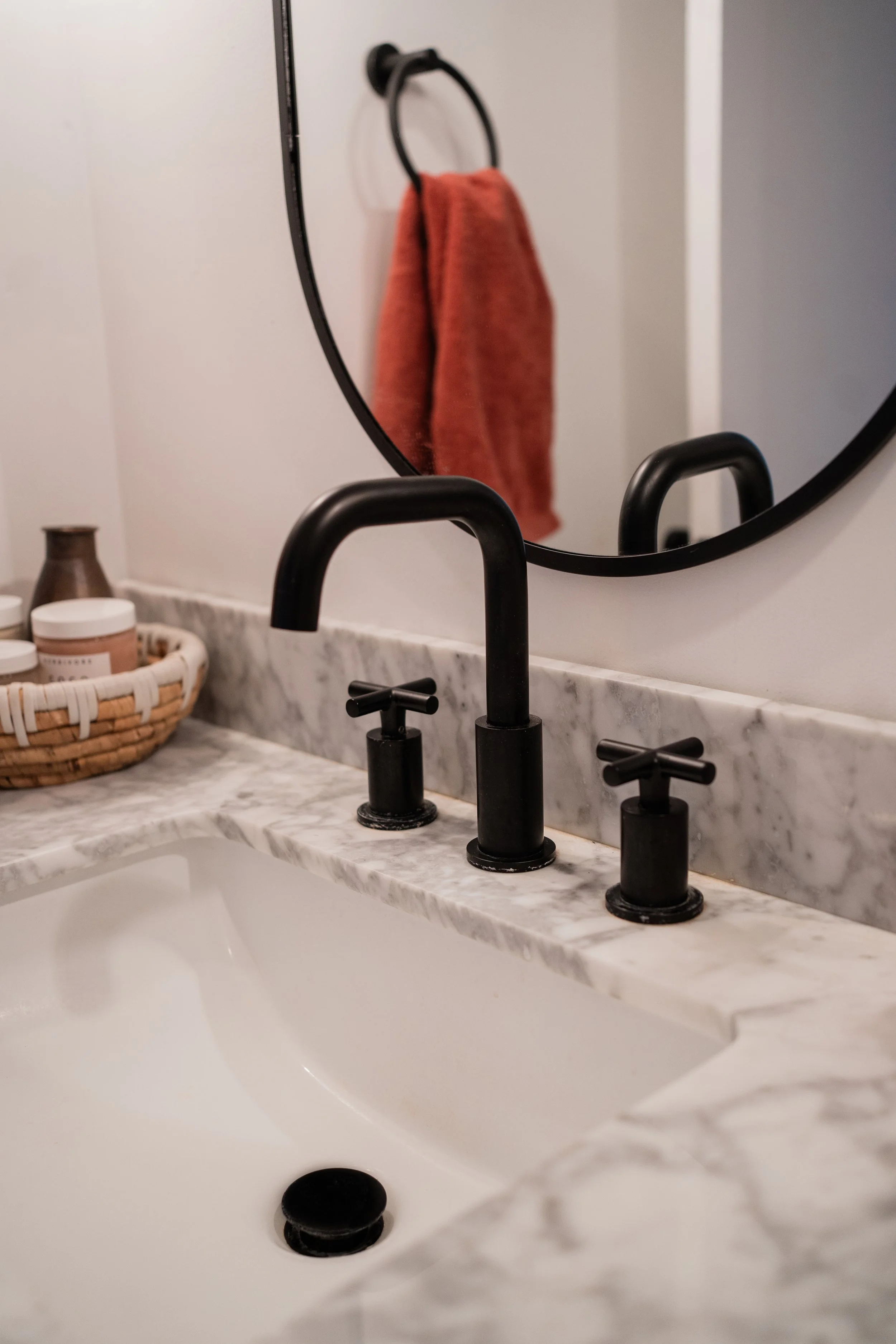 SINK FAUCET