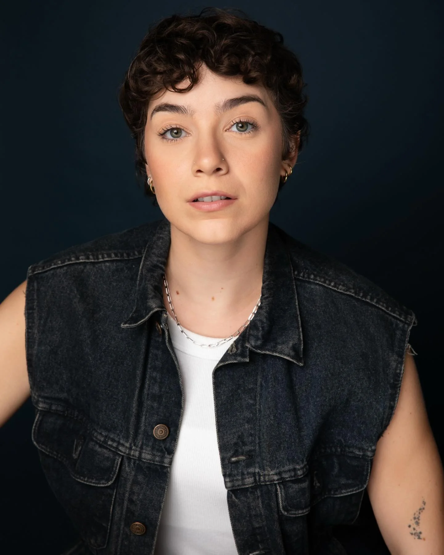 this is me publicly campaigning for a second chance at anybodys&hellip;or better yet lemme take a crack at wolf play 👊🏼🐺
&bull;
📷 @curtisbrownphotography