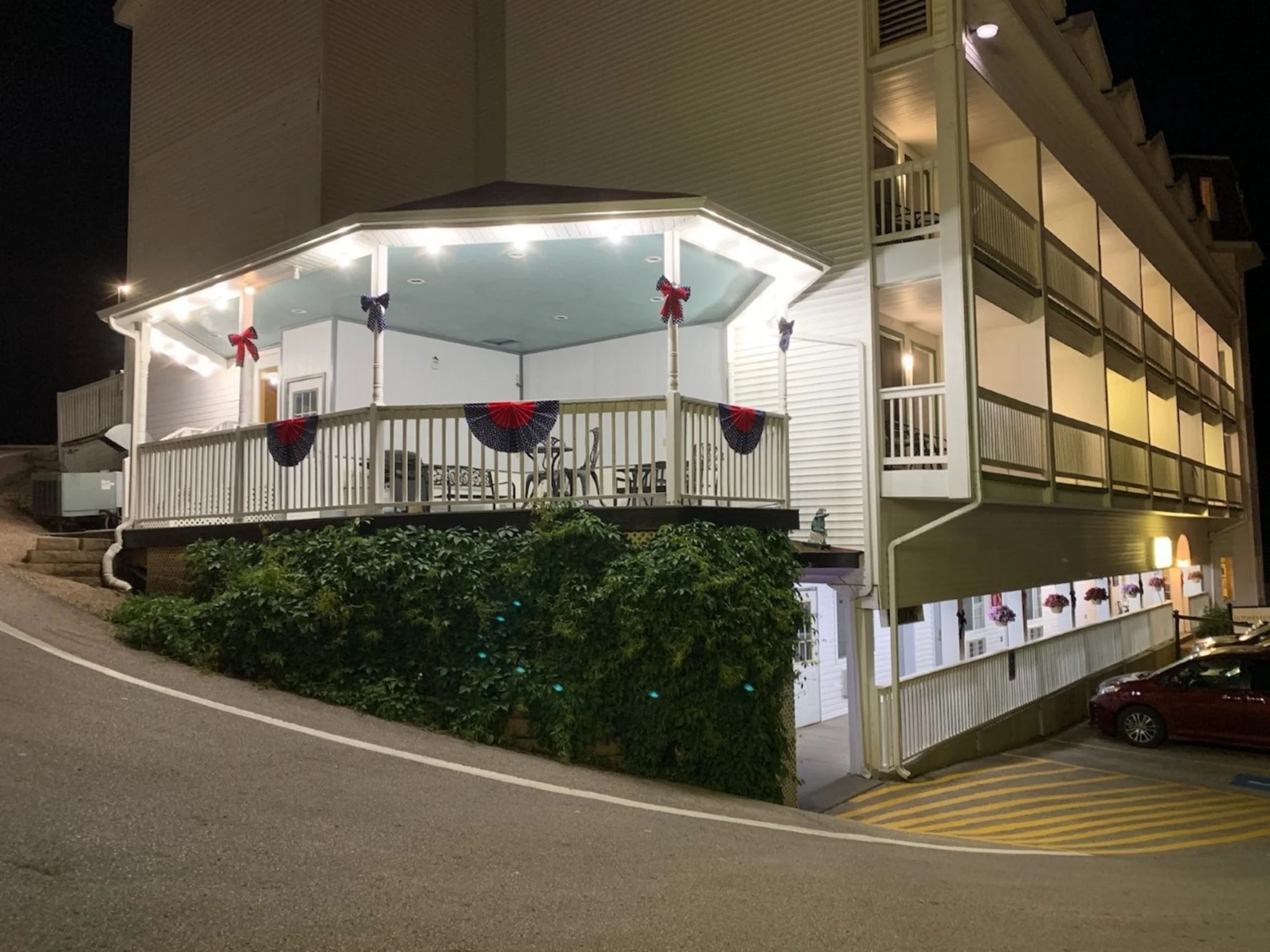 gazebo.jpg