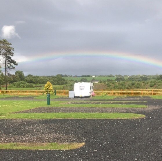 Friday feeling! Thank you to key workers keeping us safe and we look forward to opening the gates again soon! 🌈 
#staysafe#nhs#northwales#caravan