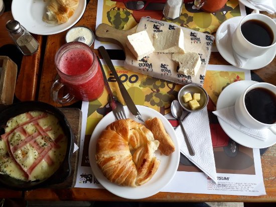 1) Traditional Andean breakfast: 