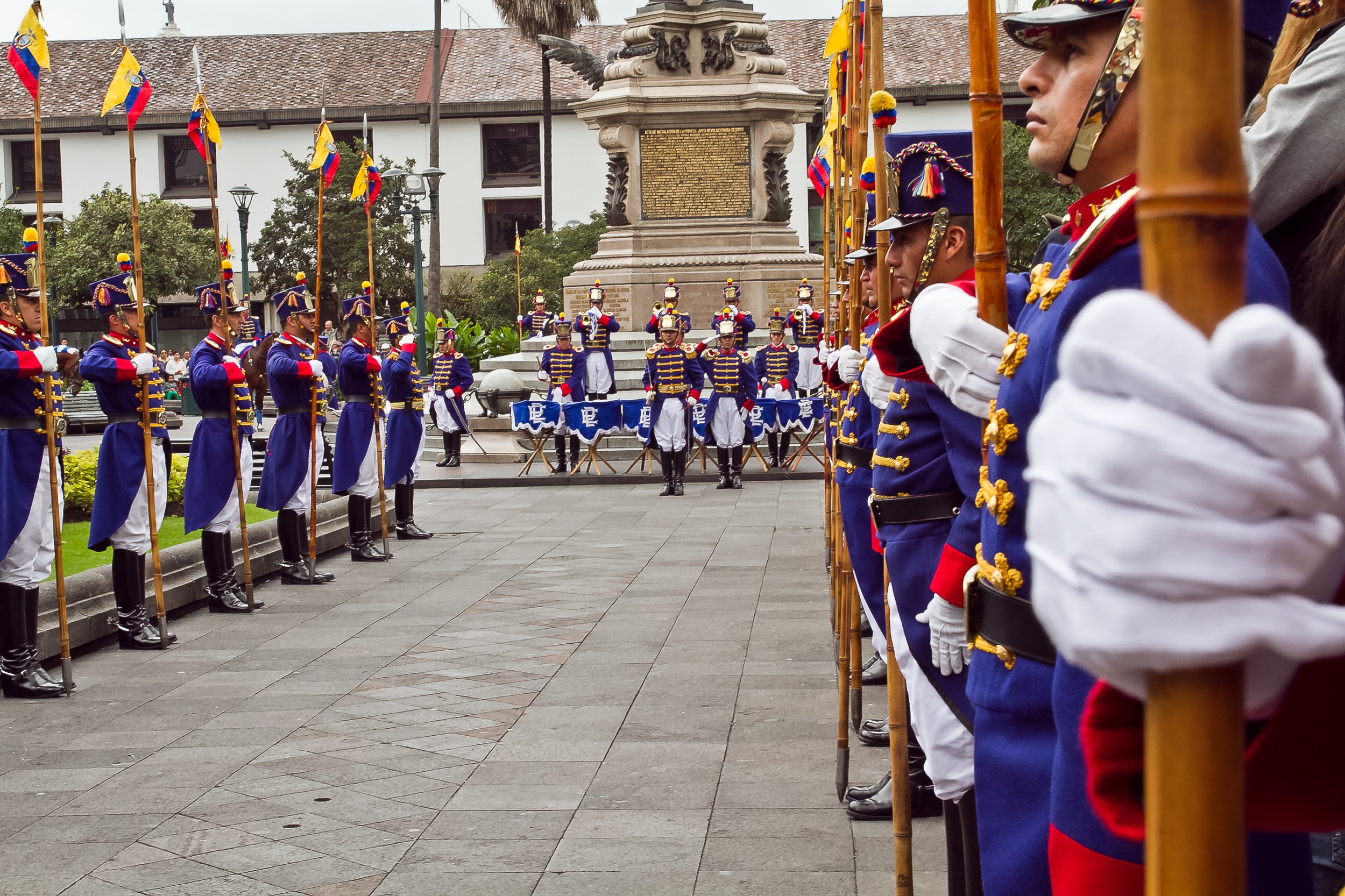 1) Plaza Grande and Changing of the Guard: