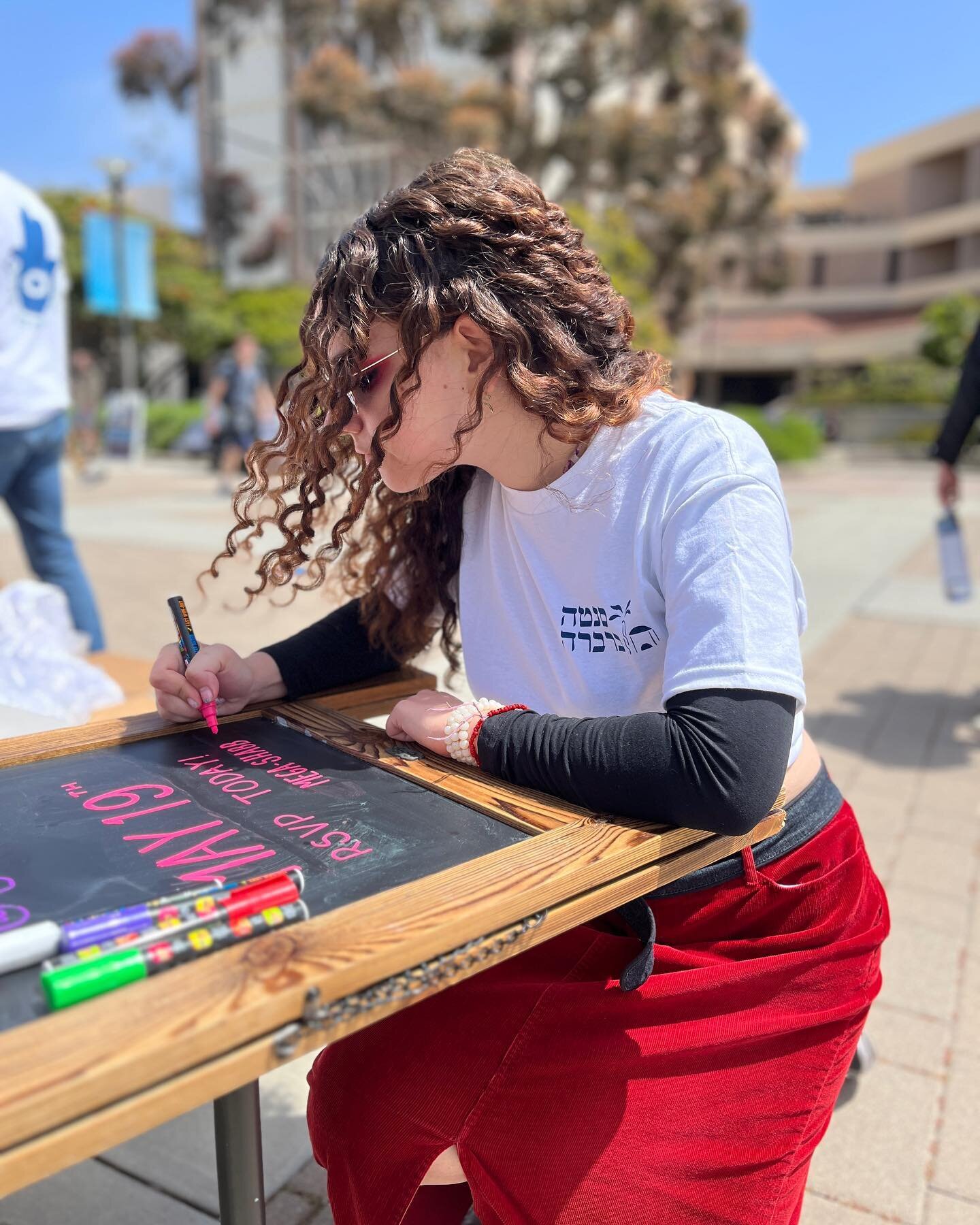 Thank you @jennie.healyy for chalking the Mega Shabbat promo on campus!