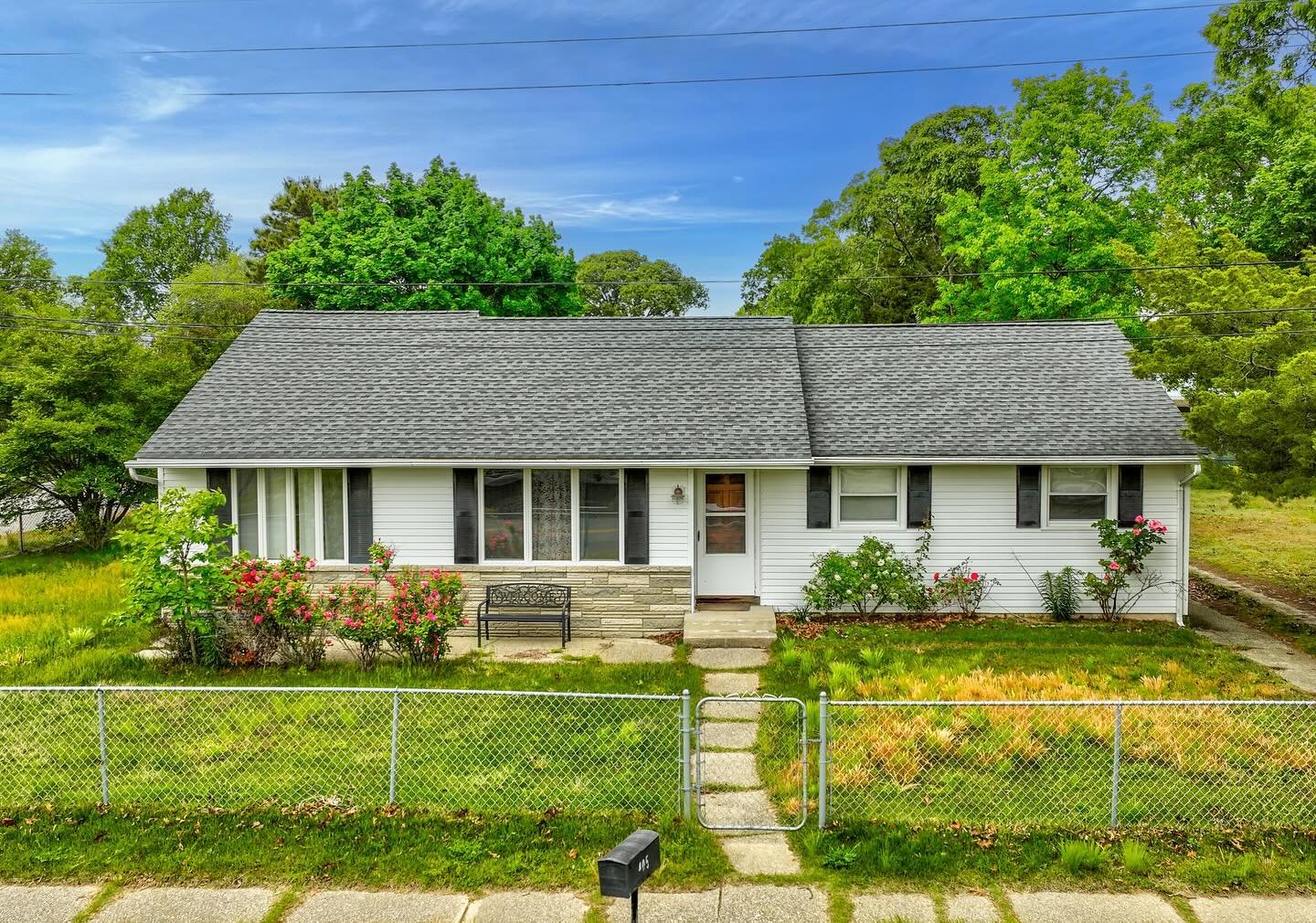 NEW LISTING 🏡 🏖️ Welcome to your delightful coastal home in the heart of North Cape May! This charming 3-bedroom 1-bath home is in a prime location on a spacious 120 x 125 CORNER lot. That&rsquo;s 15,001 sq. ft. of property for potential subdivisio