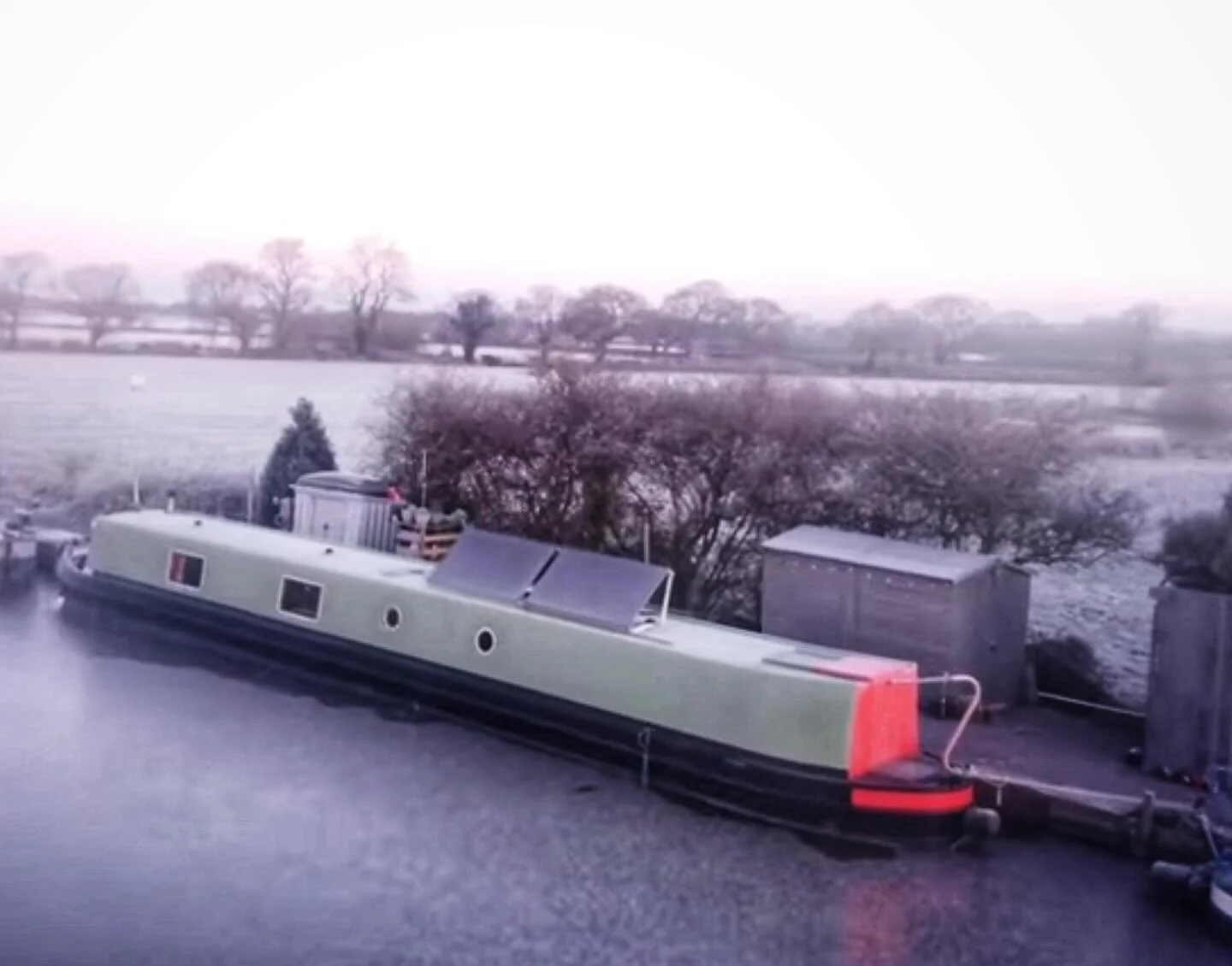 I prefer the frozen to the gale or the rain!
We aren&rsquo;t even out of January yet, and we&rsquo;ve had -8, 50mph winds in two separate storms and sooooo much rain&hellip; has someone called Armageddon and I missed the memo? 
#narrowboat