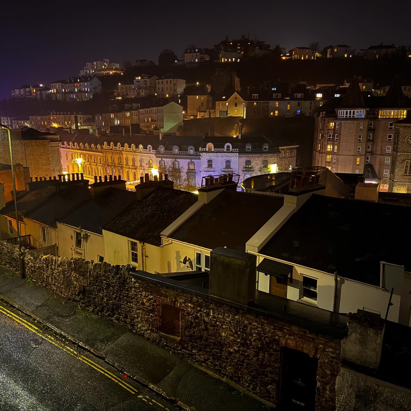 We are in Torquay, the English riviera dahlink.  Anyone got any vegan eats, art, nature or walking recommendations??? 

#devon #devonlife #devonbeavers #devoncrafters #devonart #devonvegan