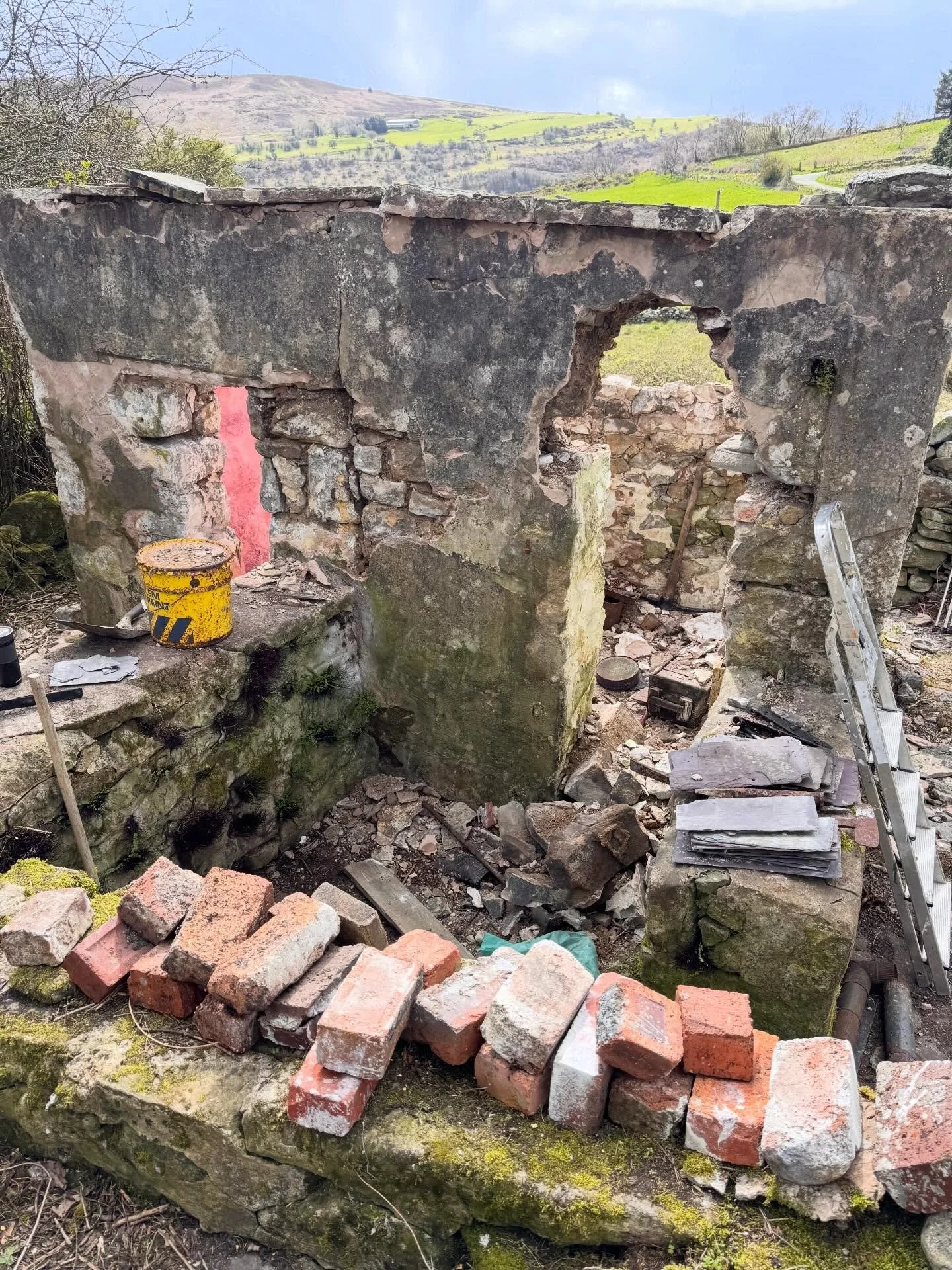 So we&rsquo;ve got the roof off the old outside toilets, this is going to be our 12v power station, trying to stay off grid for as long as is possible&hellip;. New roof and over a 1000w solar (hopefully)&hellip;.