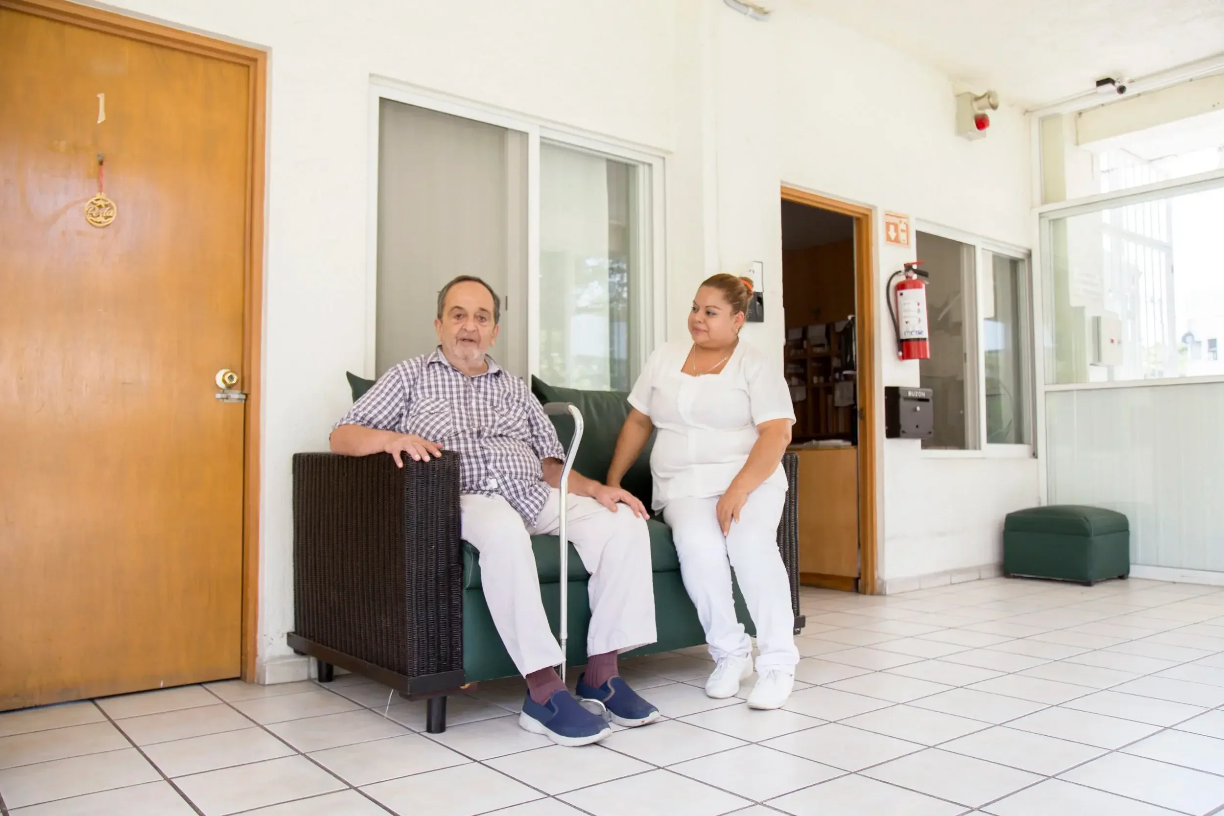 Qué buscar en una residencia para adultos mayores con enfermería