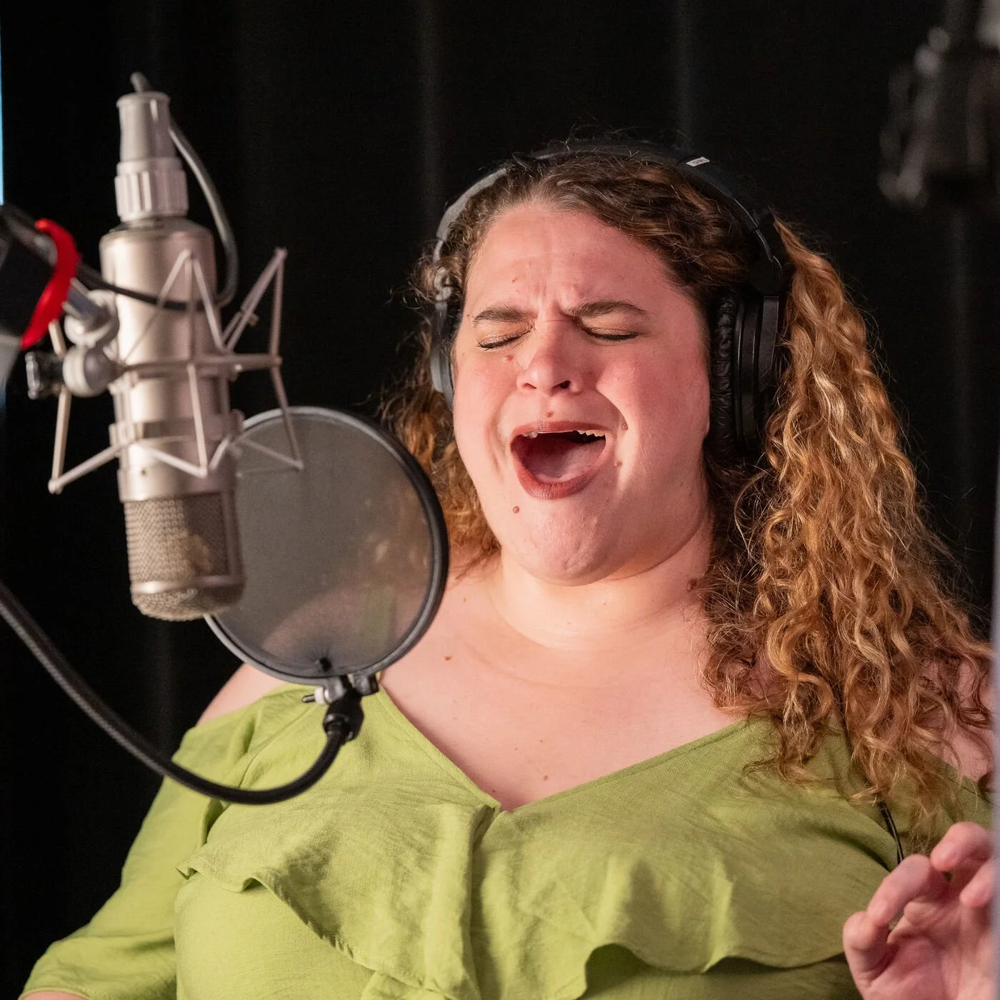 Bonnie Milligan
Single Friend
Tony Award winner, Kimberly Akimbo; Head Over Heels
