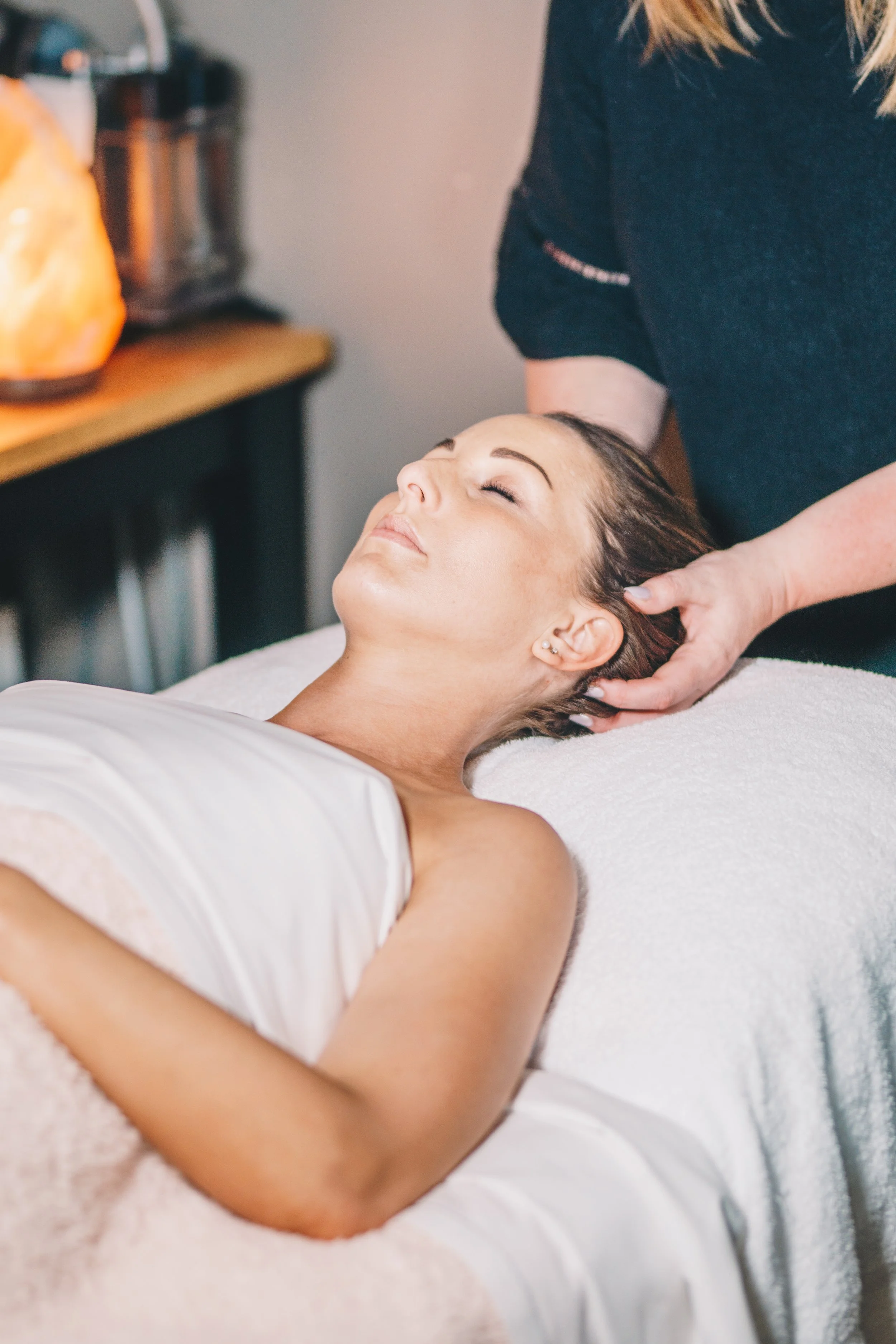 Client receiving a personalised Signature Treatment facial at Sibu Skin and Beauty tailored to hydration, ageing, pigmentation, sensitivity and acne concerns.