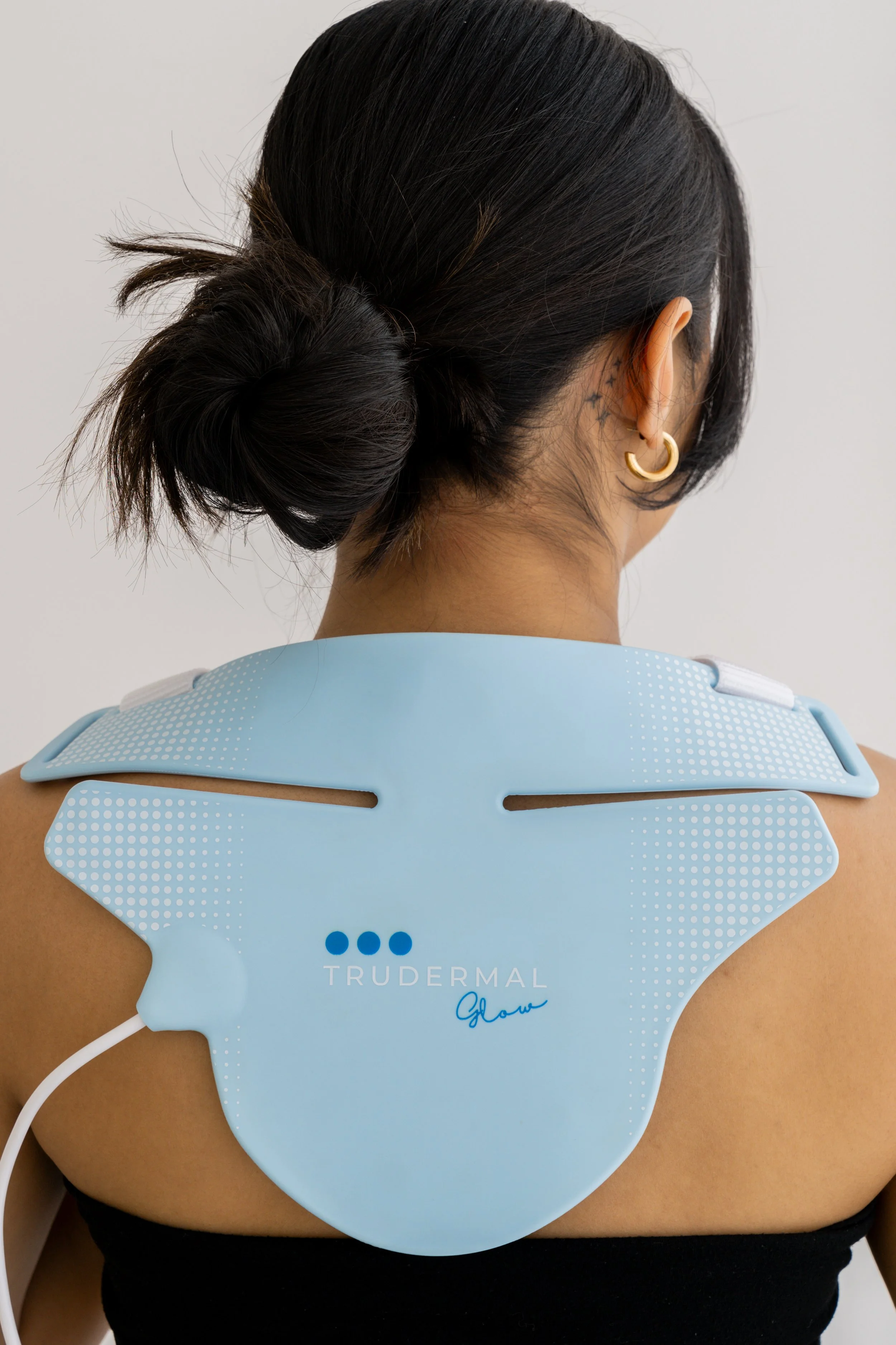 3 trudermal-led-mask-neck-decolletage-fit.jpg