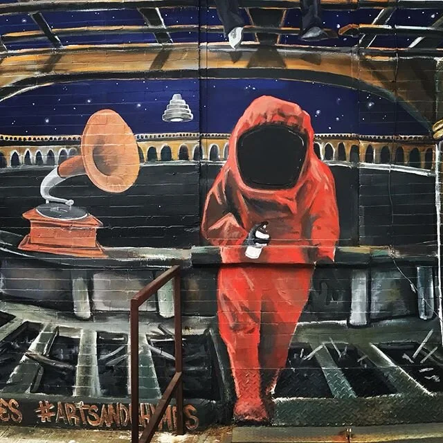 Music break ❤️🎶 BedStuy, Brooklyn NYC
*
📸: @amusethemuses
🎨: @josama_campheroes

#artsandrhymes #iheartmurals #murals #muralsnyc #streetart #bedstuy #brooklyn #brooklynmurals #nycstreetart #nyc