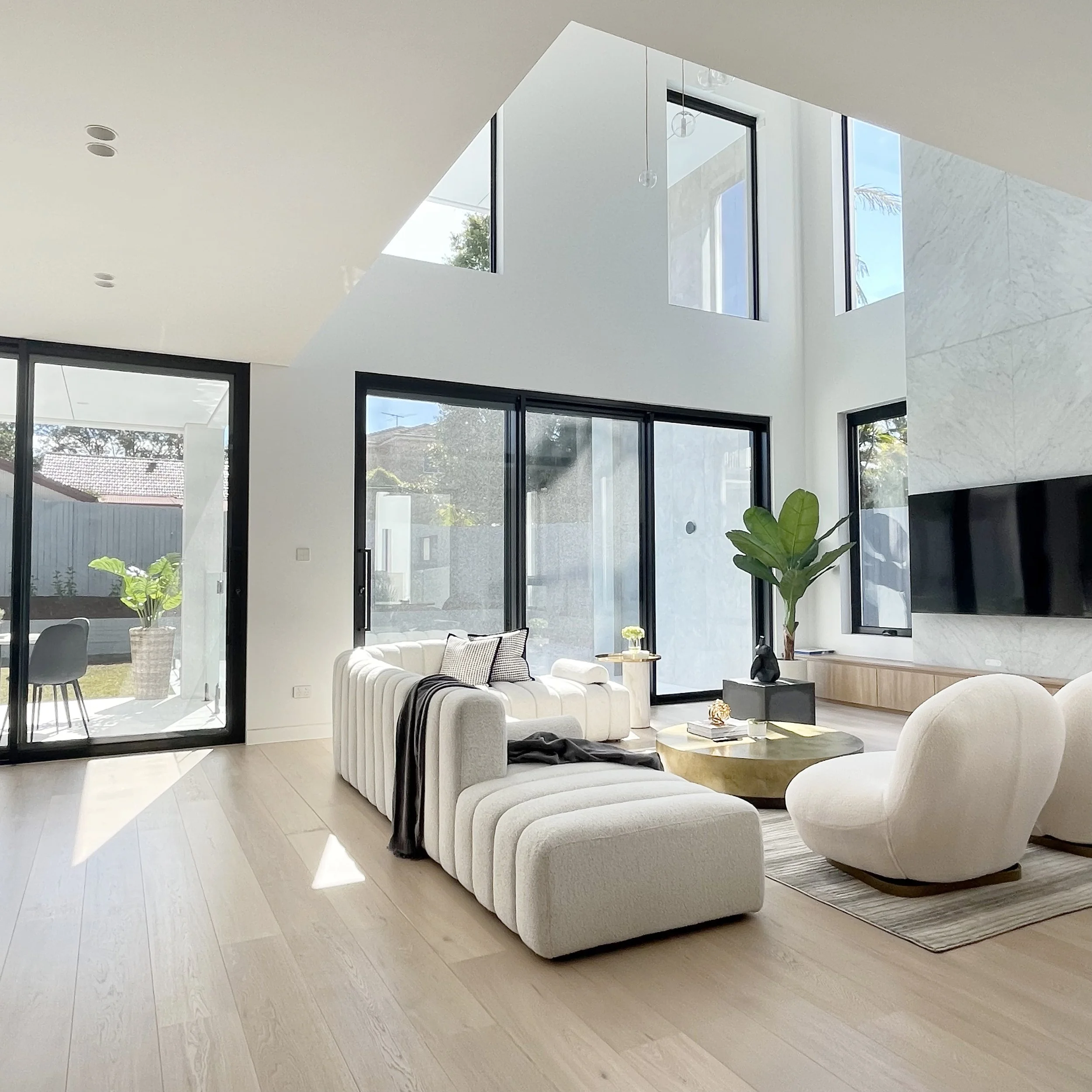 European Oak Engineered Timber Flooring Light Oak Colour in Contemporary Living Room in Willoughby – Aspire Floors Sydney