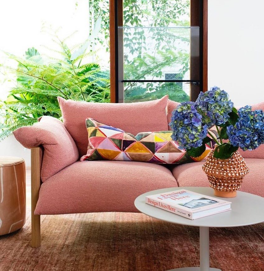 This sofa and our Harlequin cushion are a match made in heaven. 💫 Beautifully put together by Australian interior designer @connors_and_co  Samples available through our agents @elliottclarke_ @ec.collective_ @studiofournyc @memo_showroom #interiors