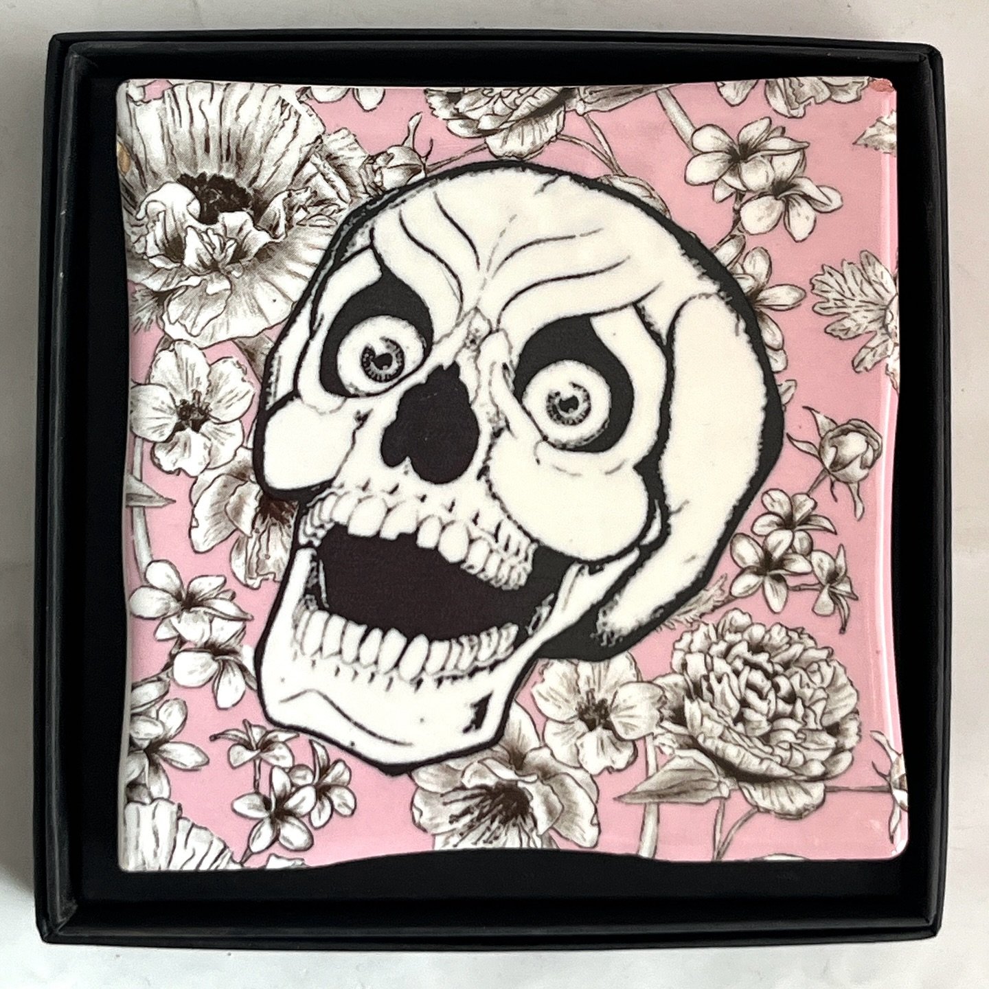 So now I&rsquo;m back in the U.K. and I am going to have to give up my studio - a huge emotional wrench for me. I&rsquo;m trying to see it as an opportunity for change- a jump into the fertile void and to wait to see what the universe has in store ne