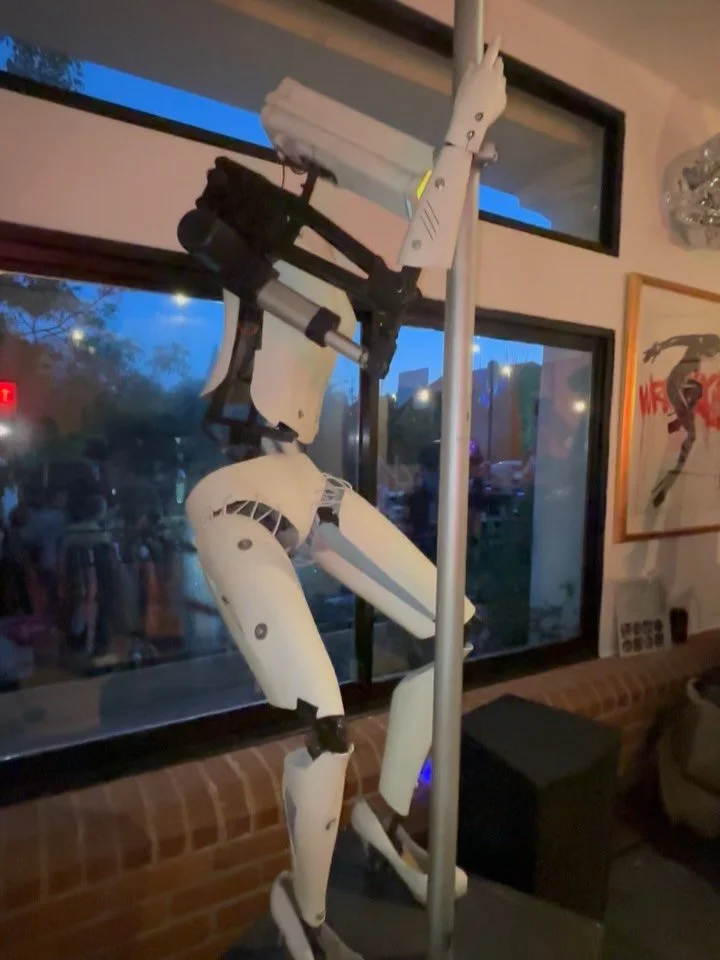 Amazing private view last night @artcorebrighton as part of the @artistsopenhouses in Brighton. Getting to catch up with old mates and seeing so much great art. From @gileswalker4 gyrating robots, to work by over 50 artists, open studios, cheap drink