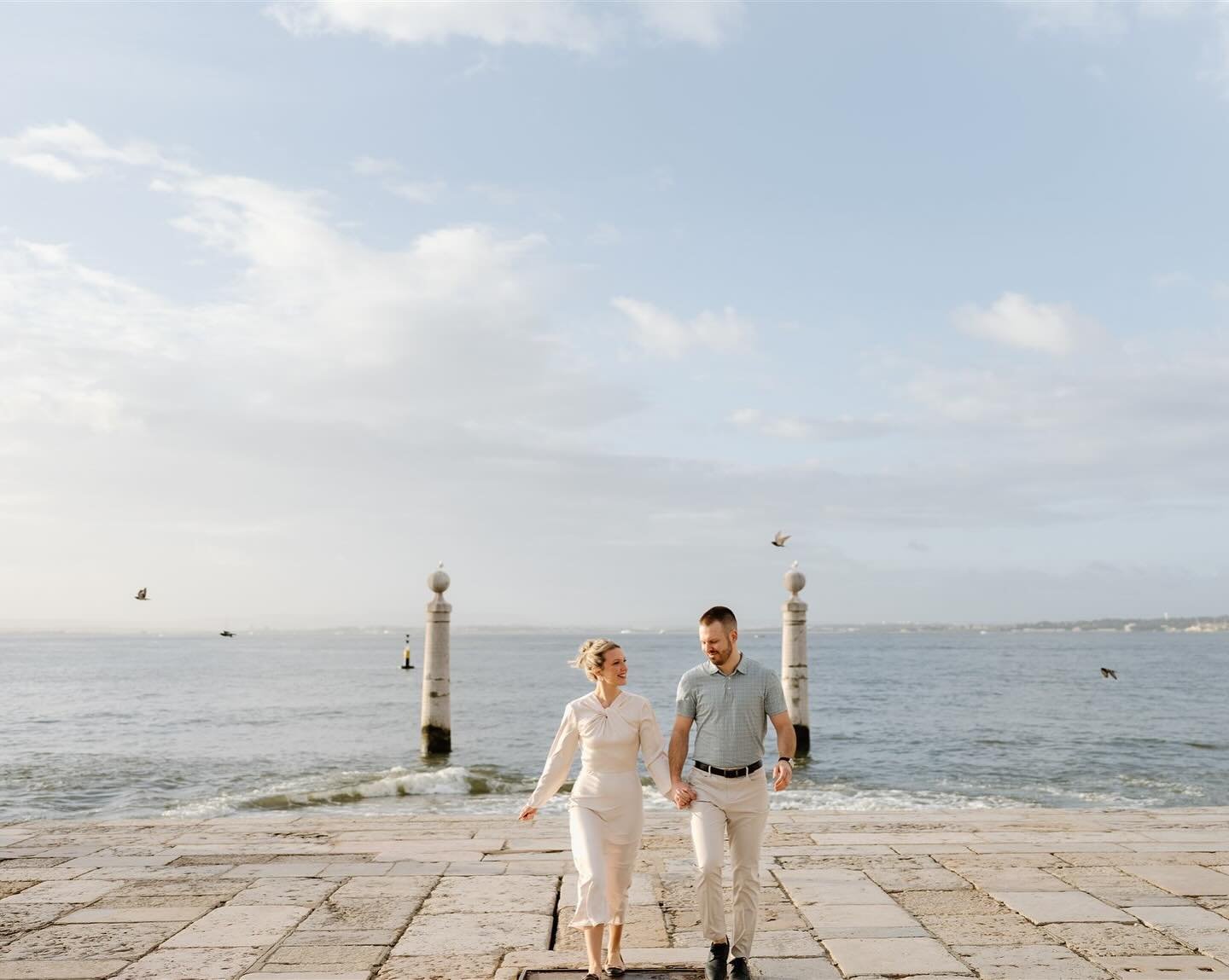 Just a bunch of my favourite photos from Madeline and Nicholas&rsquo;s engagement session in stormy Lisbon 🌩️

And there is more to see on my website ihih

-
#lisbonphotoshoot #lisbonphotographer #pictime_us